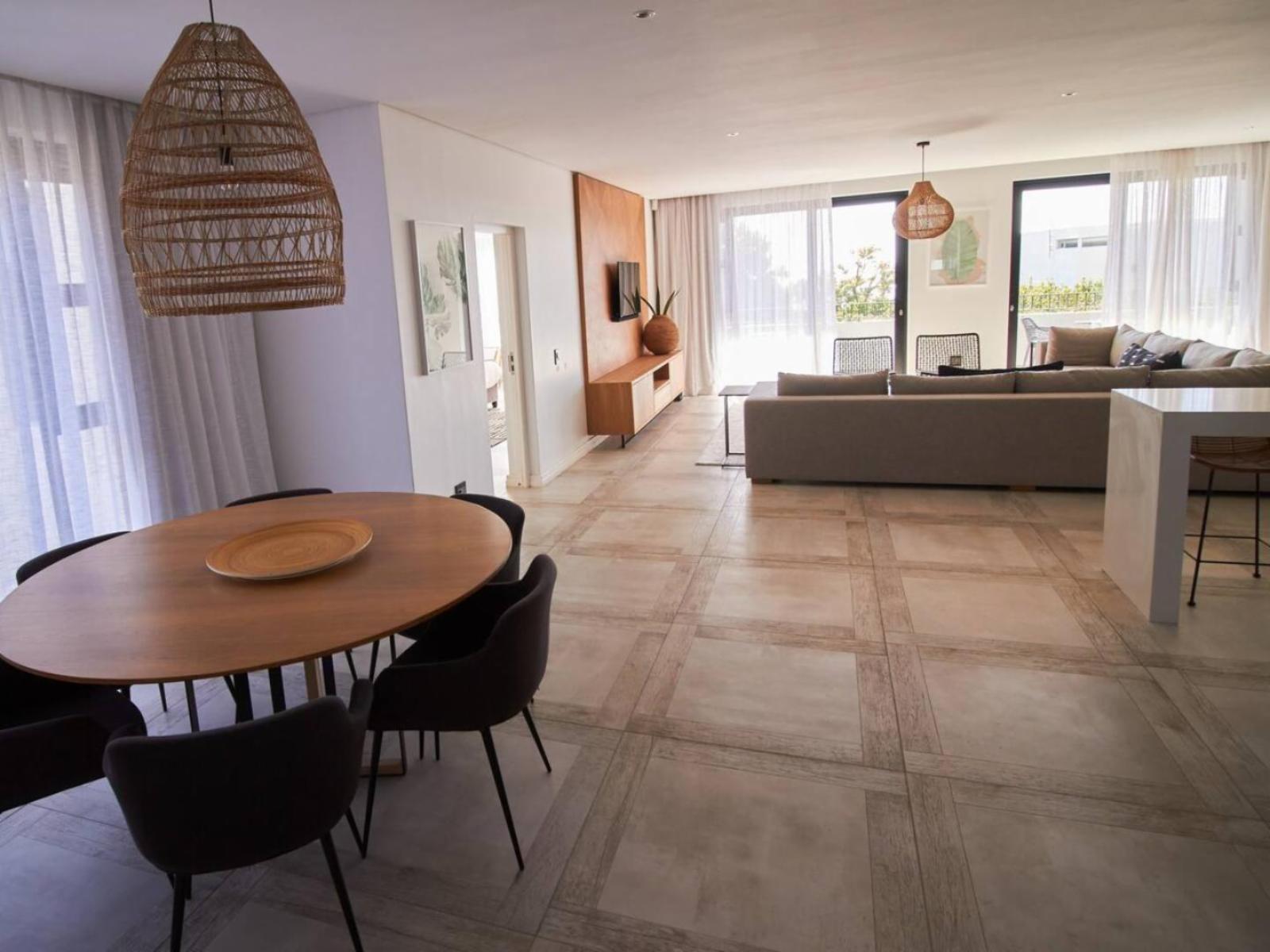 Room 4 — Communal lounge/ TV room