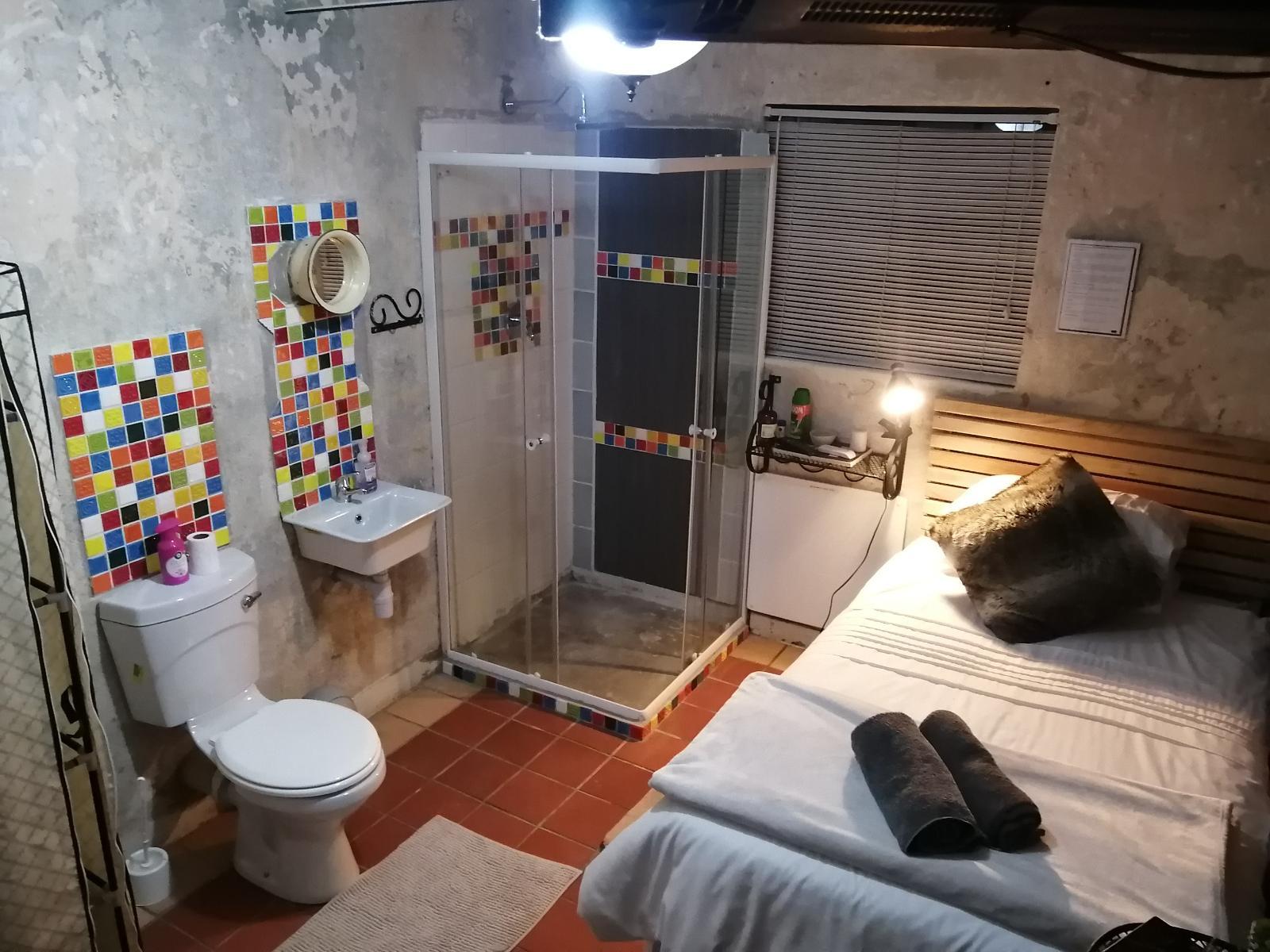 Room 2 — Photo of the whole room
