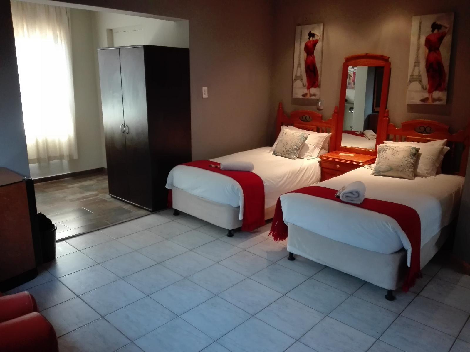 Room 2 — Photo of the whole room