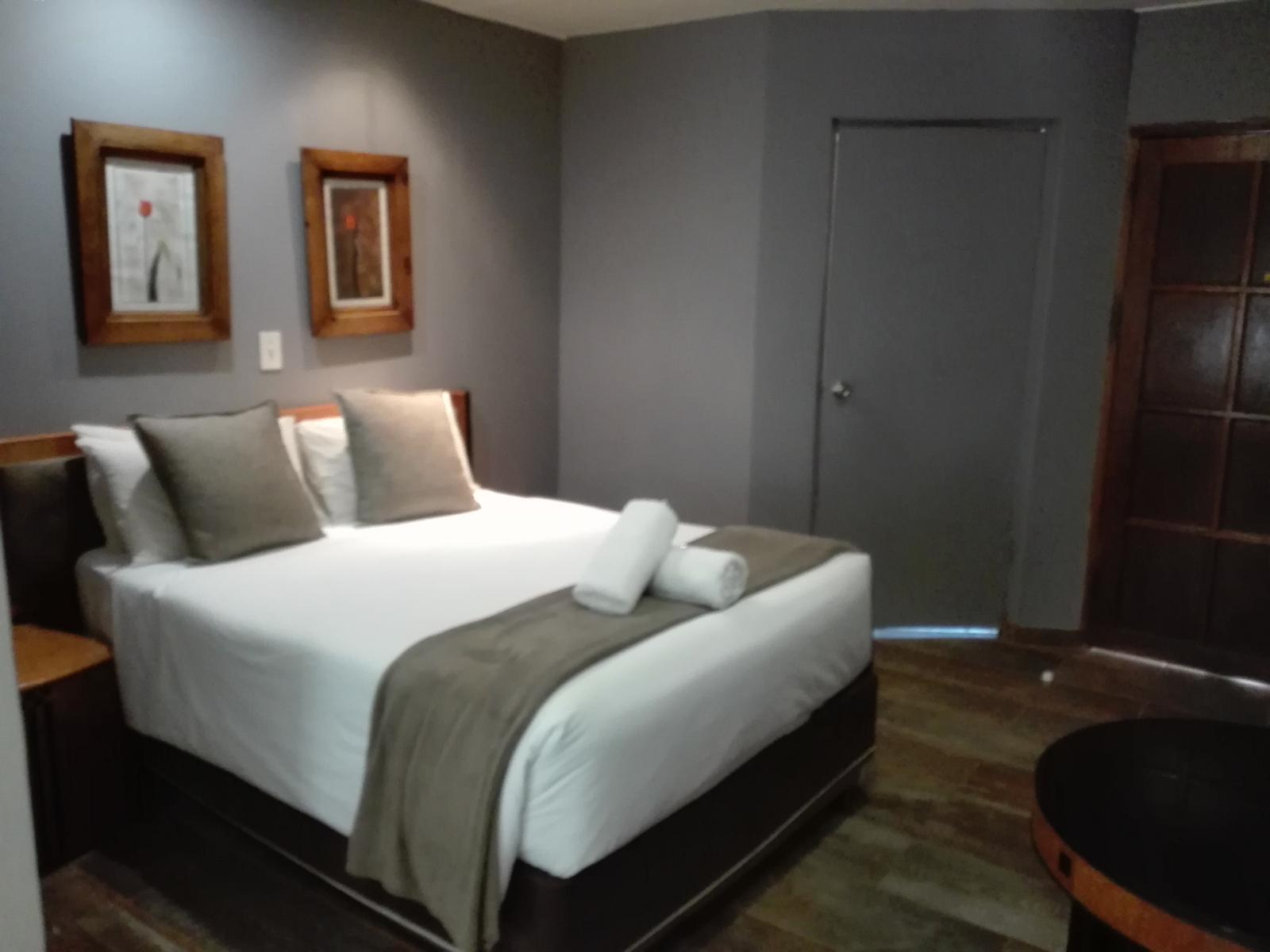 Room 1 — Photo of the whole room