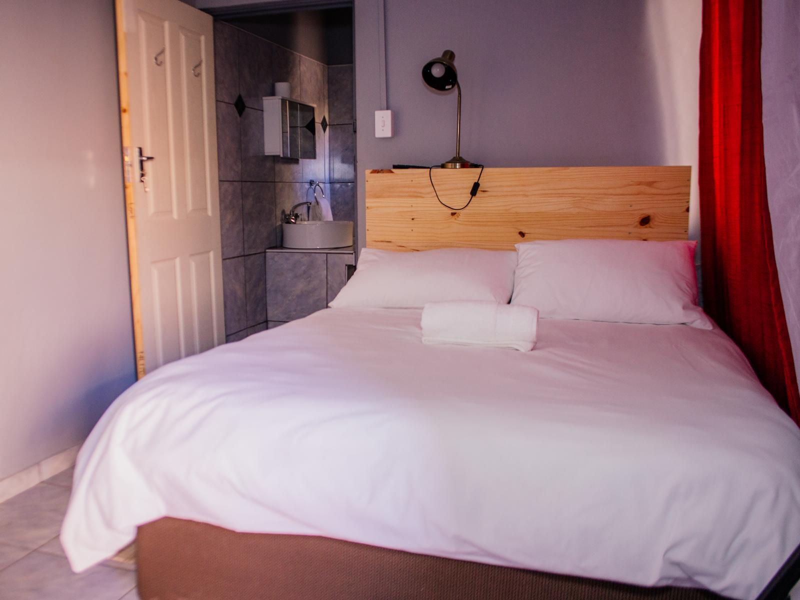Room 7 — Bed