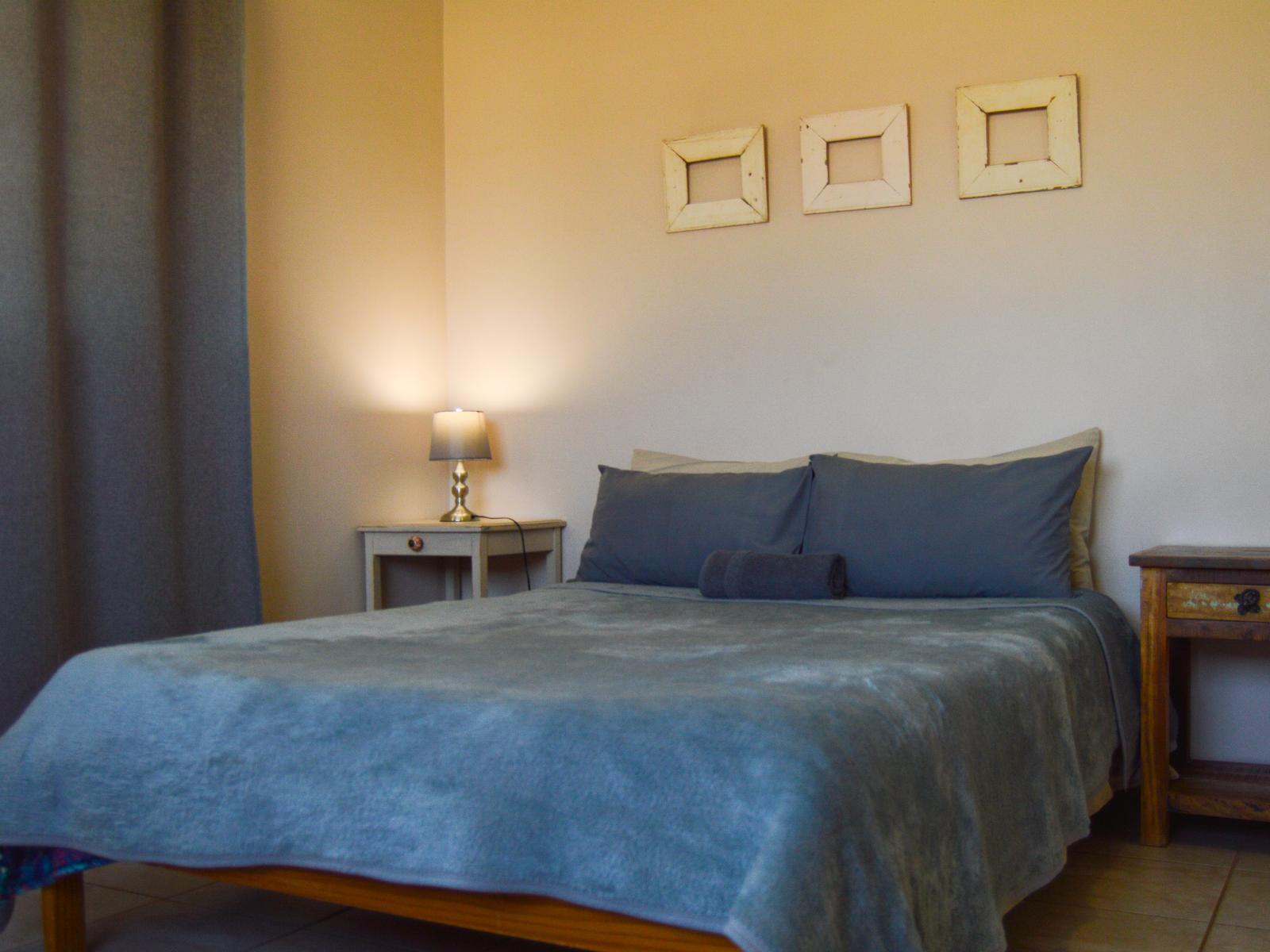 Room 2 — Photo of the whole room