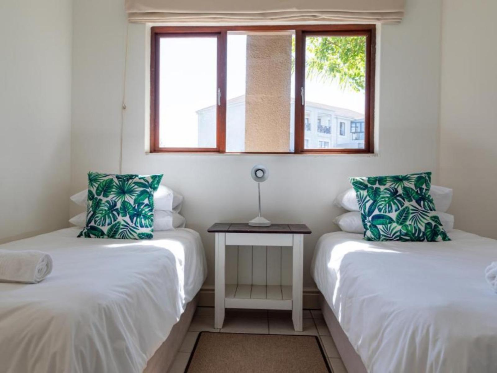Room 2 — Photo of the whole room