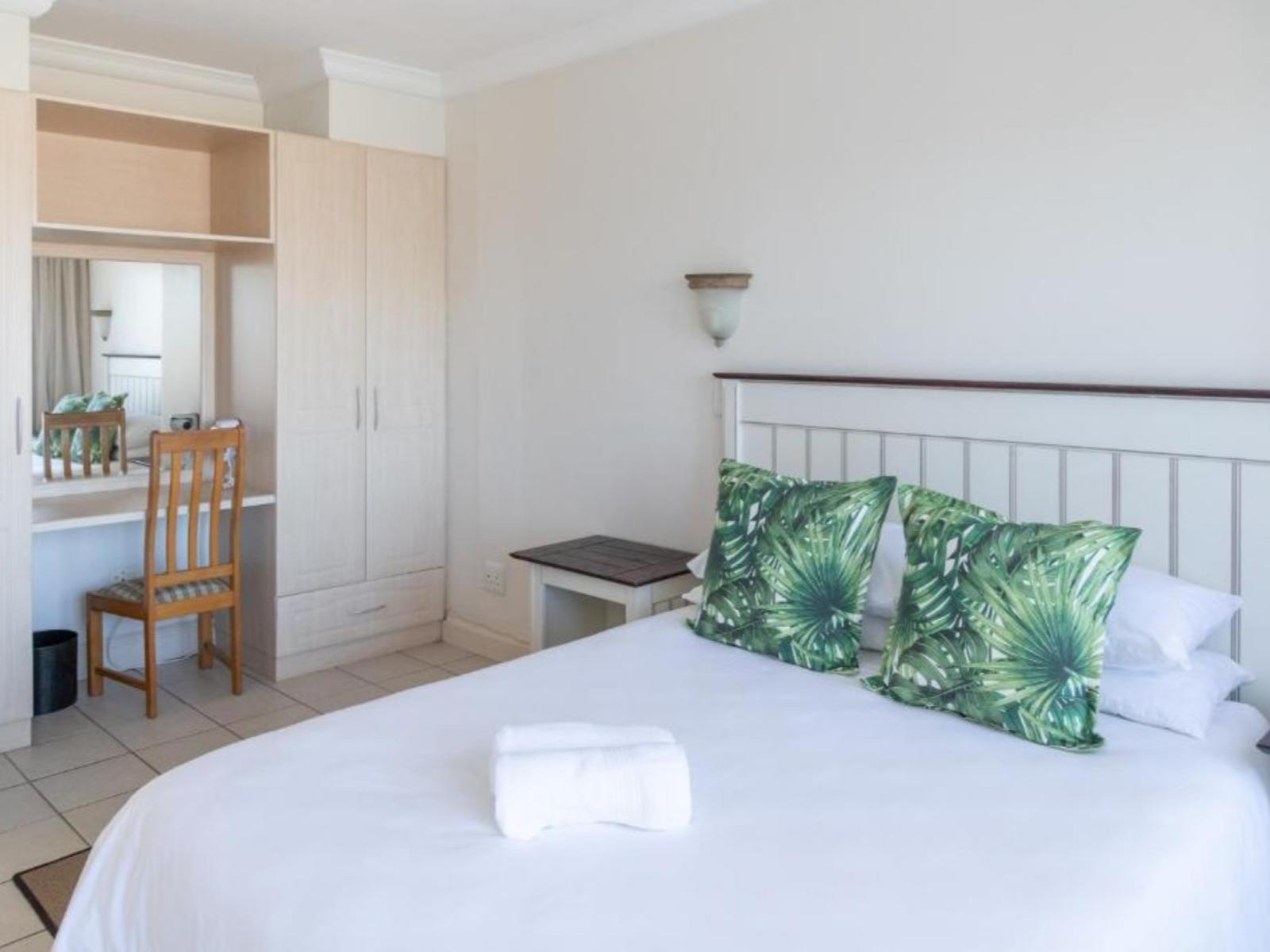 Room 2 — Photo of the whole room
