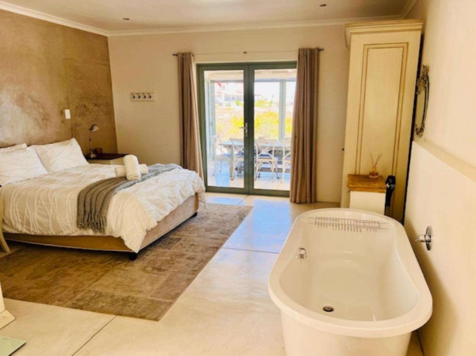 Room 1 — Photo of the whole room