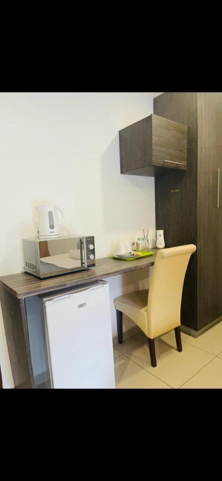 Room 1 — Coffee/tea facilities