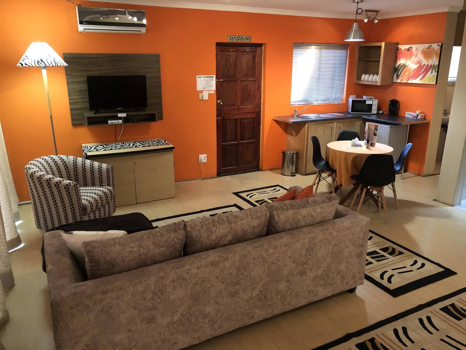 Room 4 — Photo of the whole room