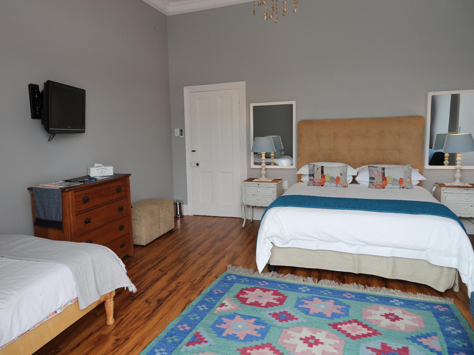 Room 2 — Photo of the whole room
