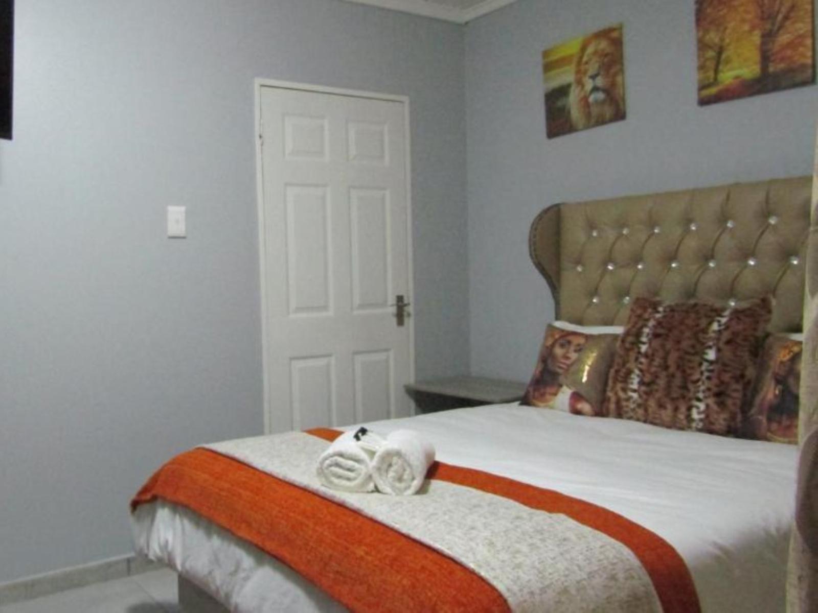 Room 2 — Photo of the whole room