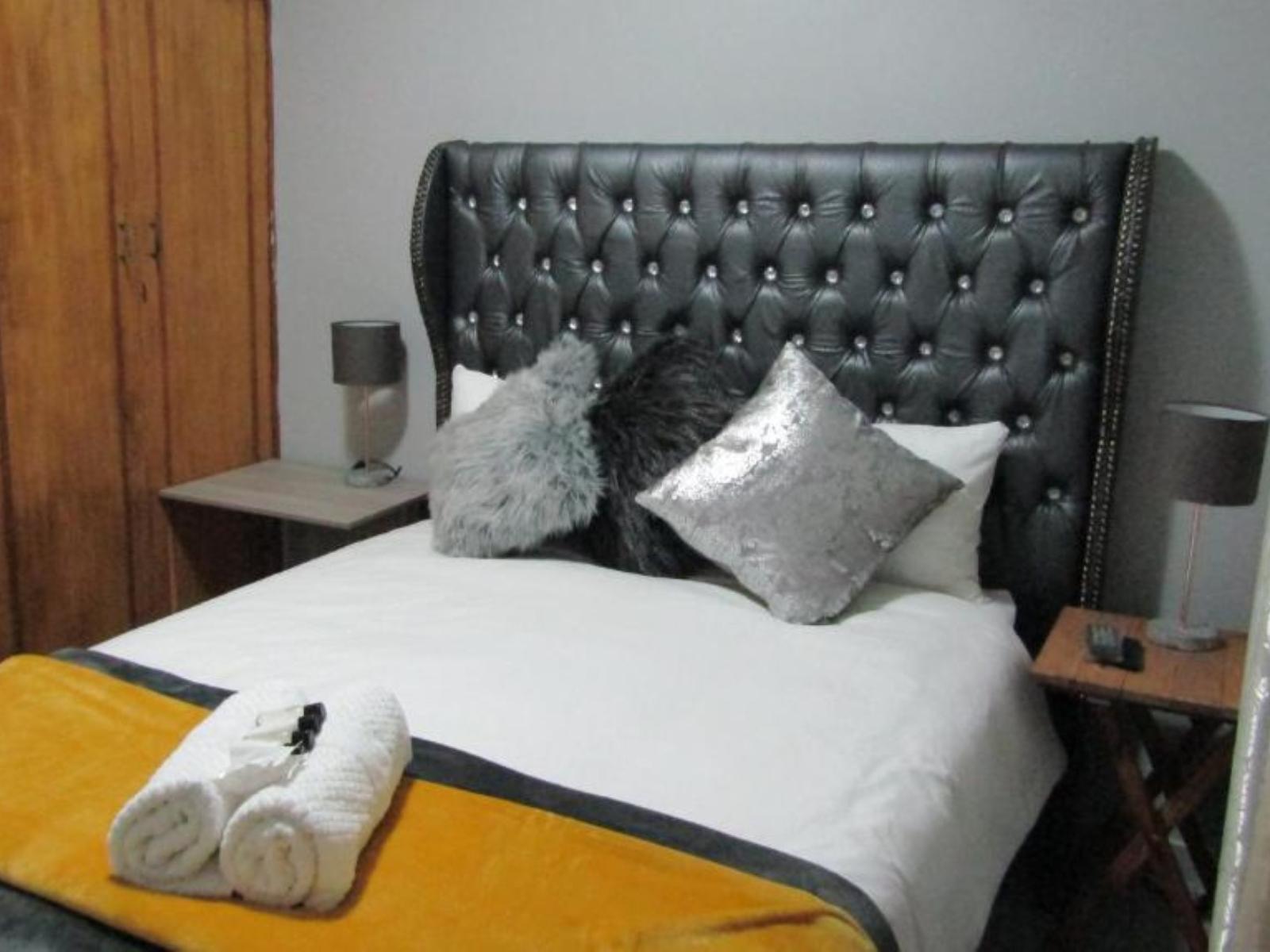 Room 1 — Photo of the whole room