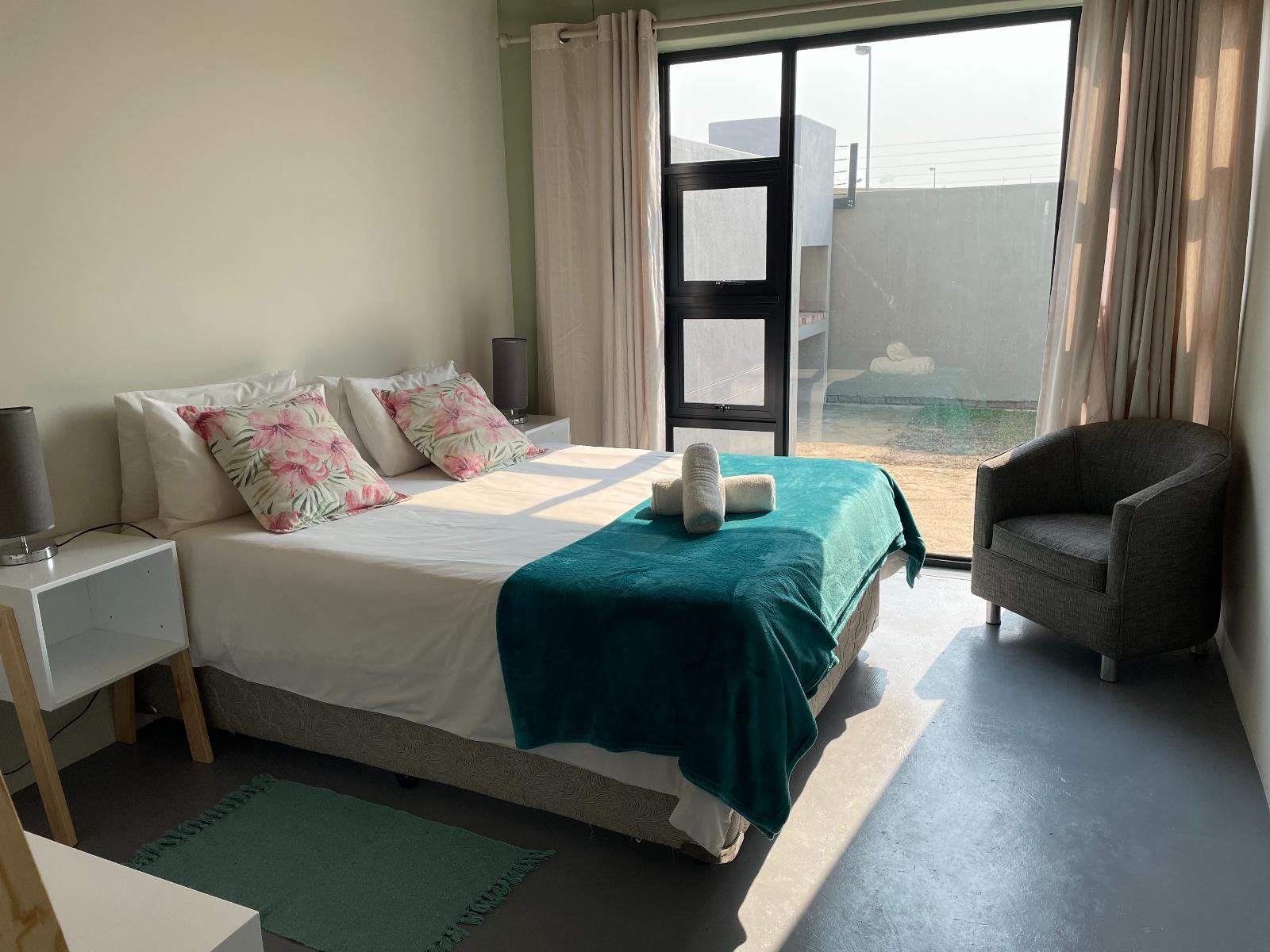 Room 2 — Photo of the whole room