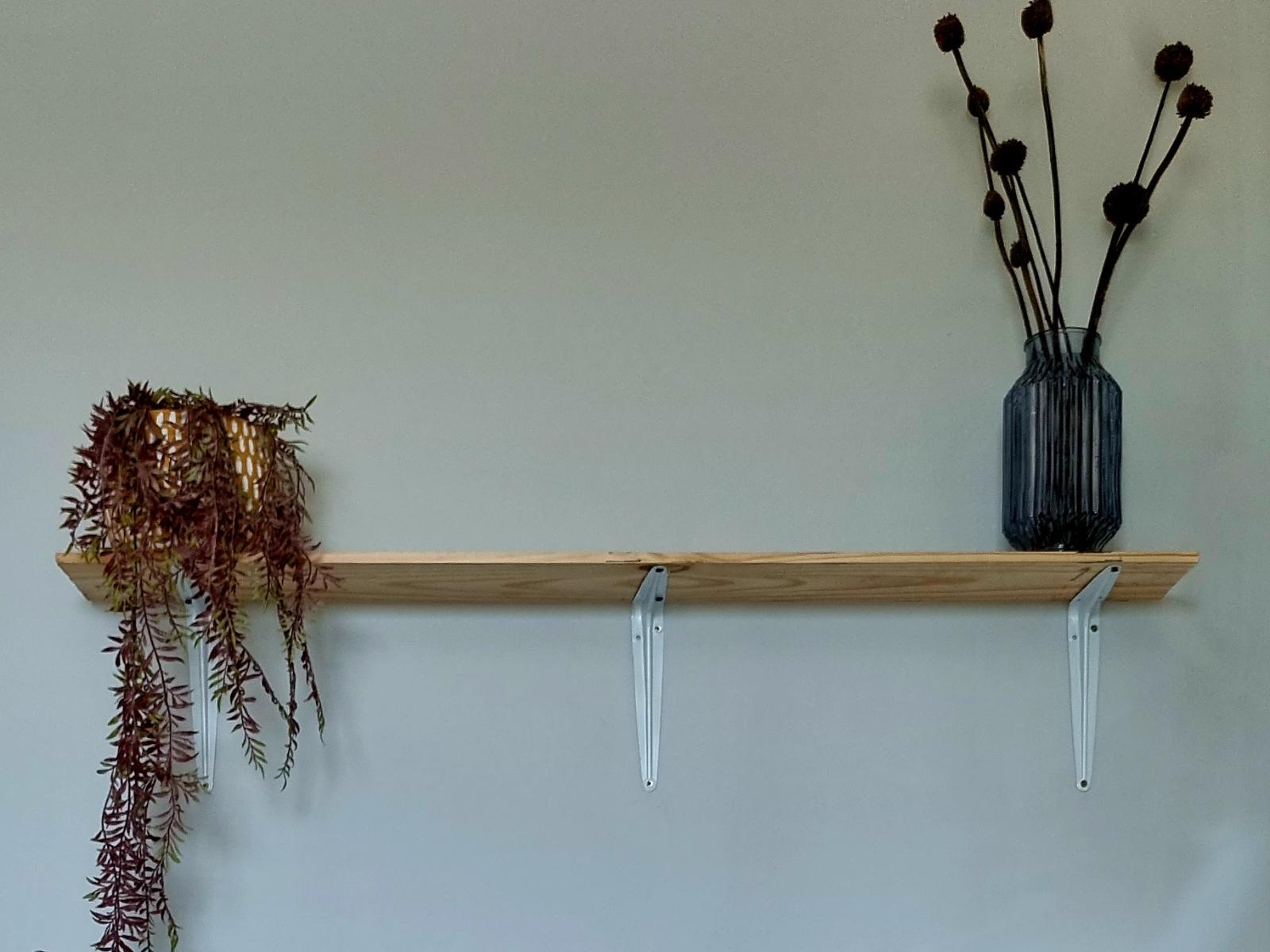 Room 1 — Decorative detail