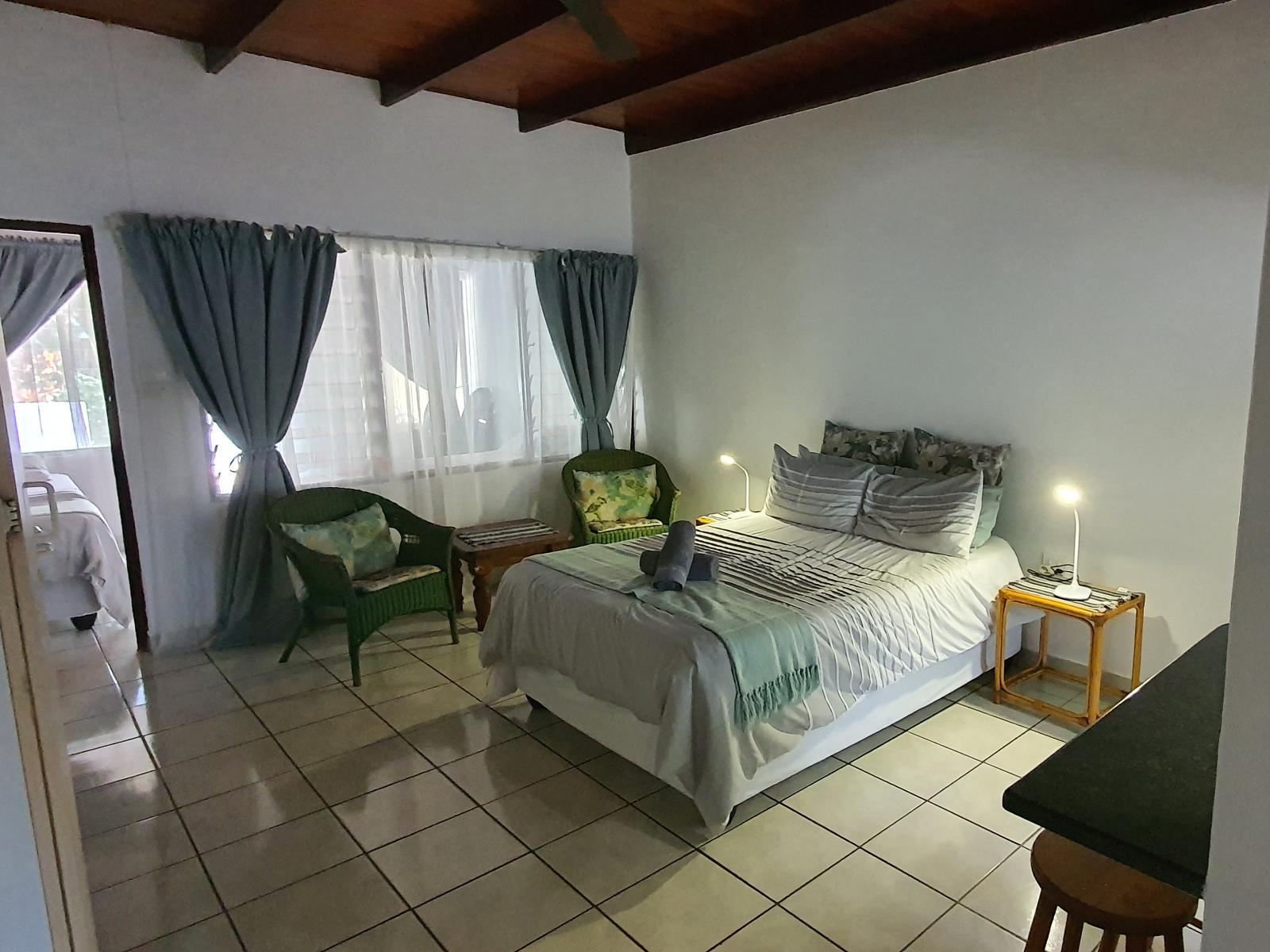 Room 2 — Photo of the whole room