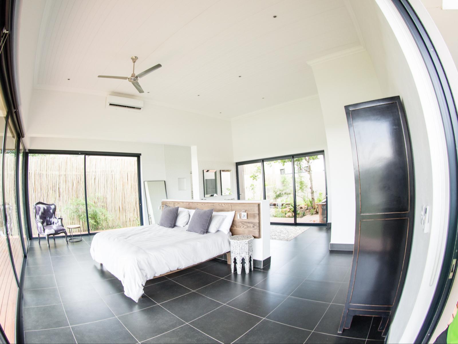 Room 1 — Photo of the whole room