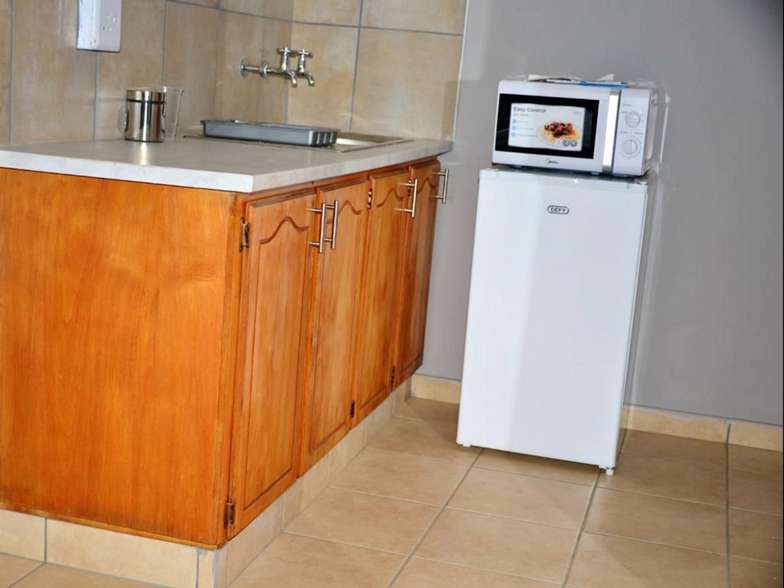 Room 3 — Coffee/tea facilities