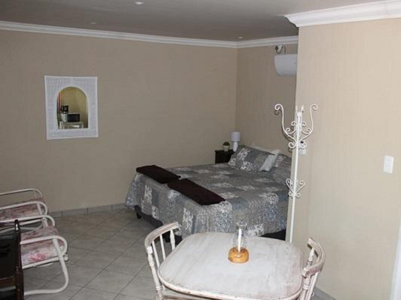 Room 2 — Photo of the whole room