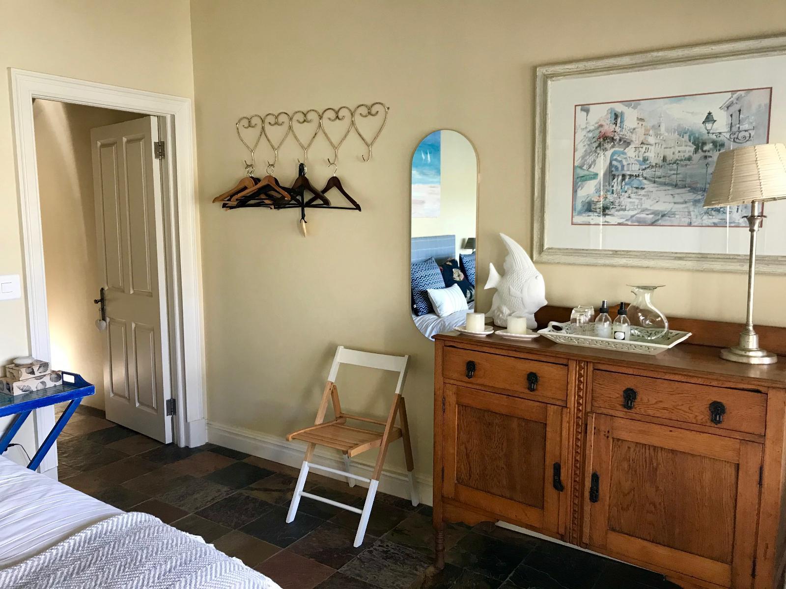 Room 1 — Decorative detail
