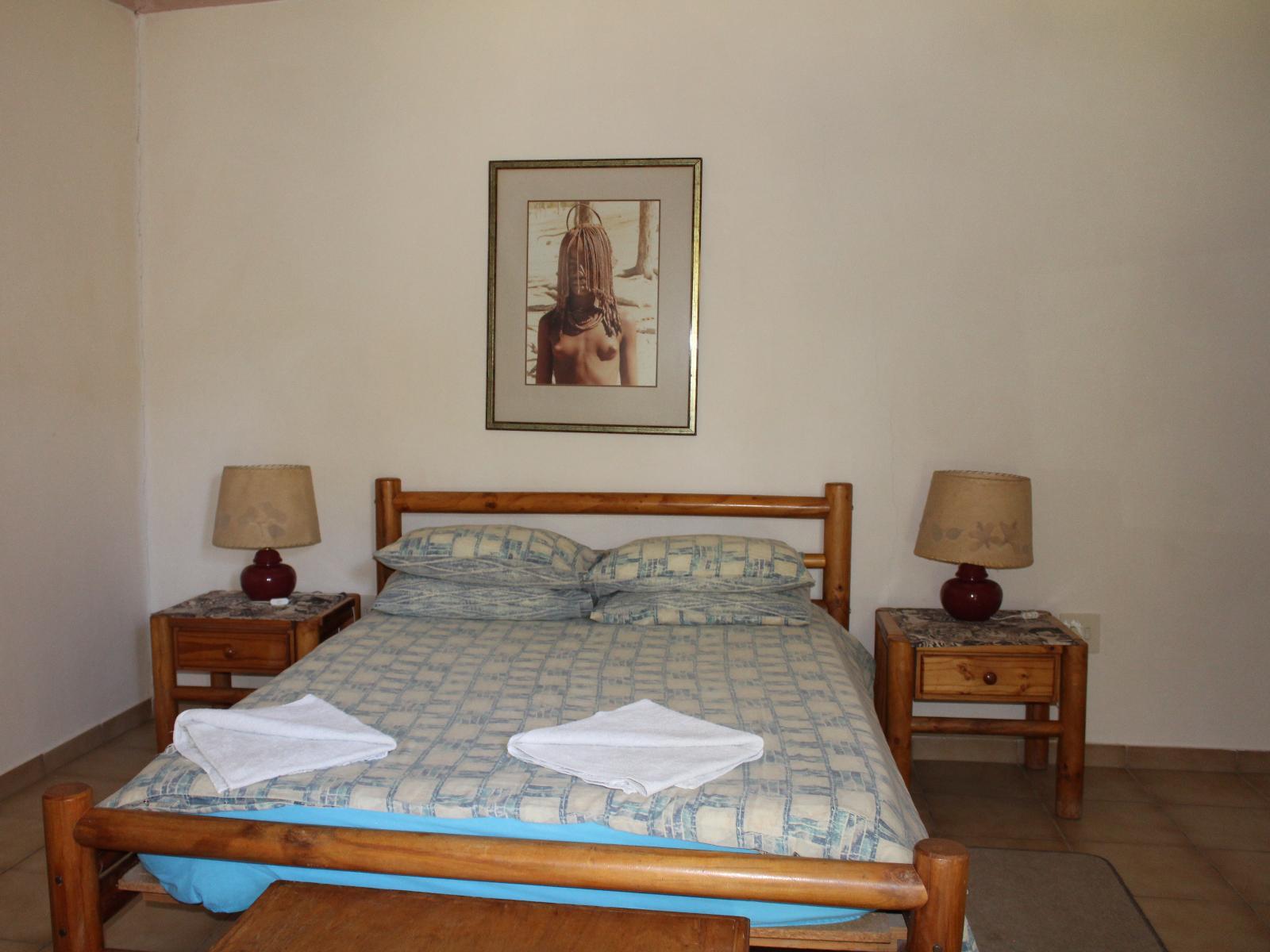 Room 2 — Photo of the whole room