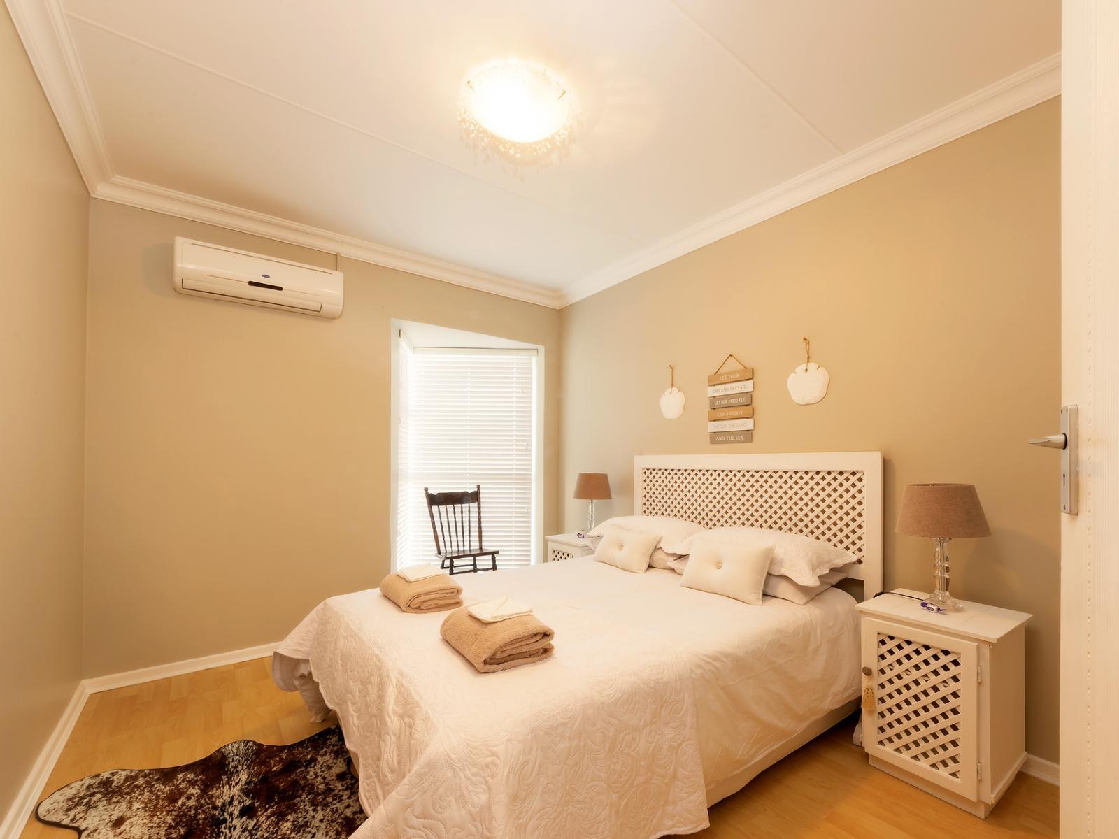 Room 1 — Photo of the whole room