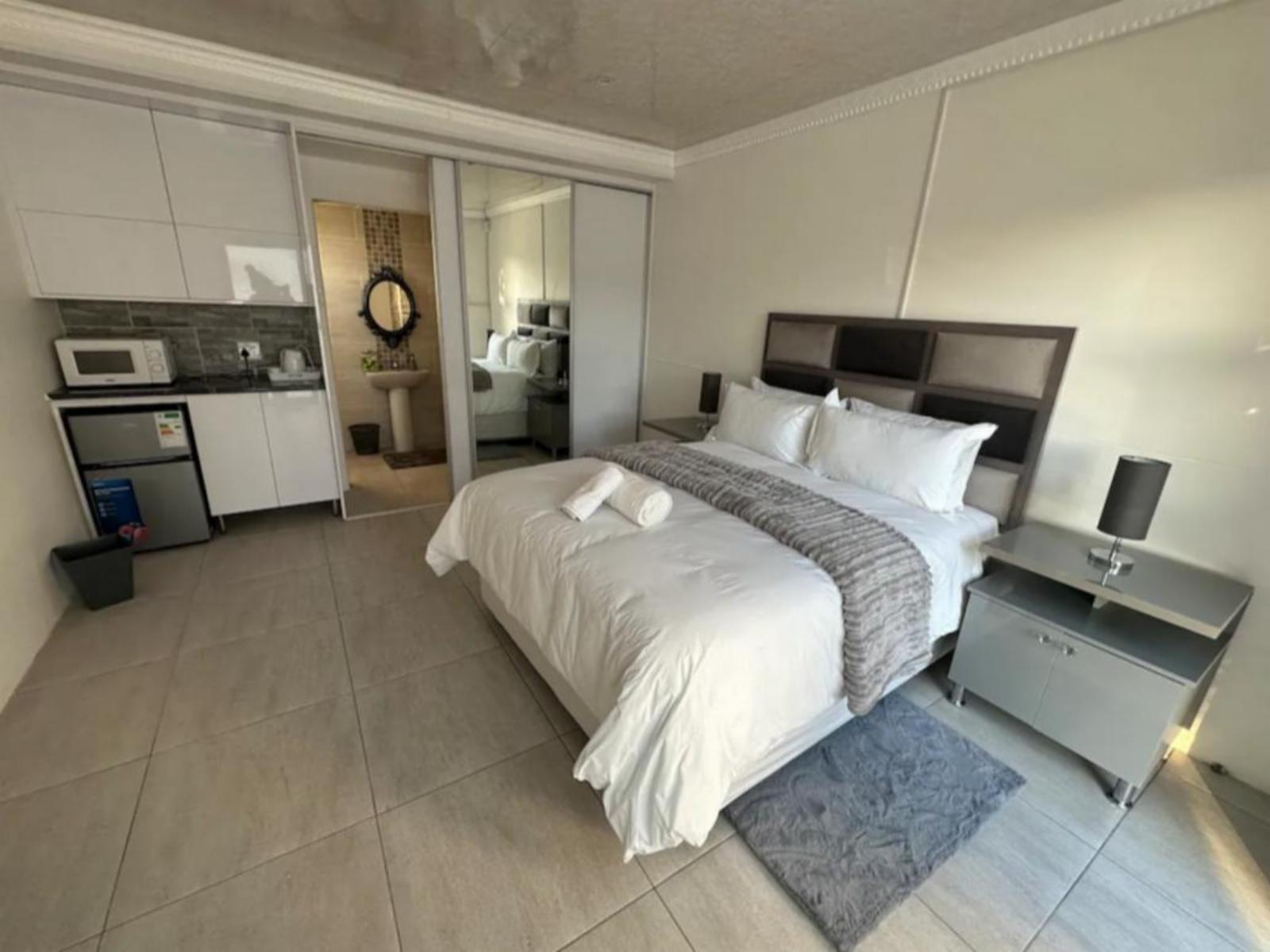Room 1 — Photo of the whole room