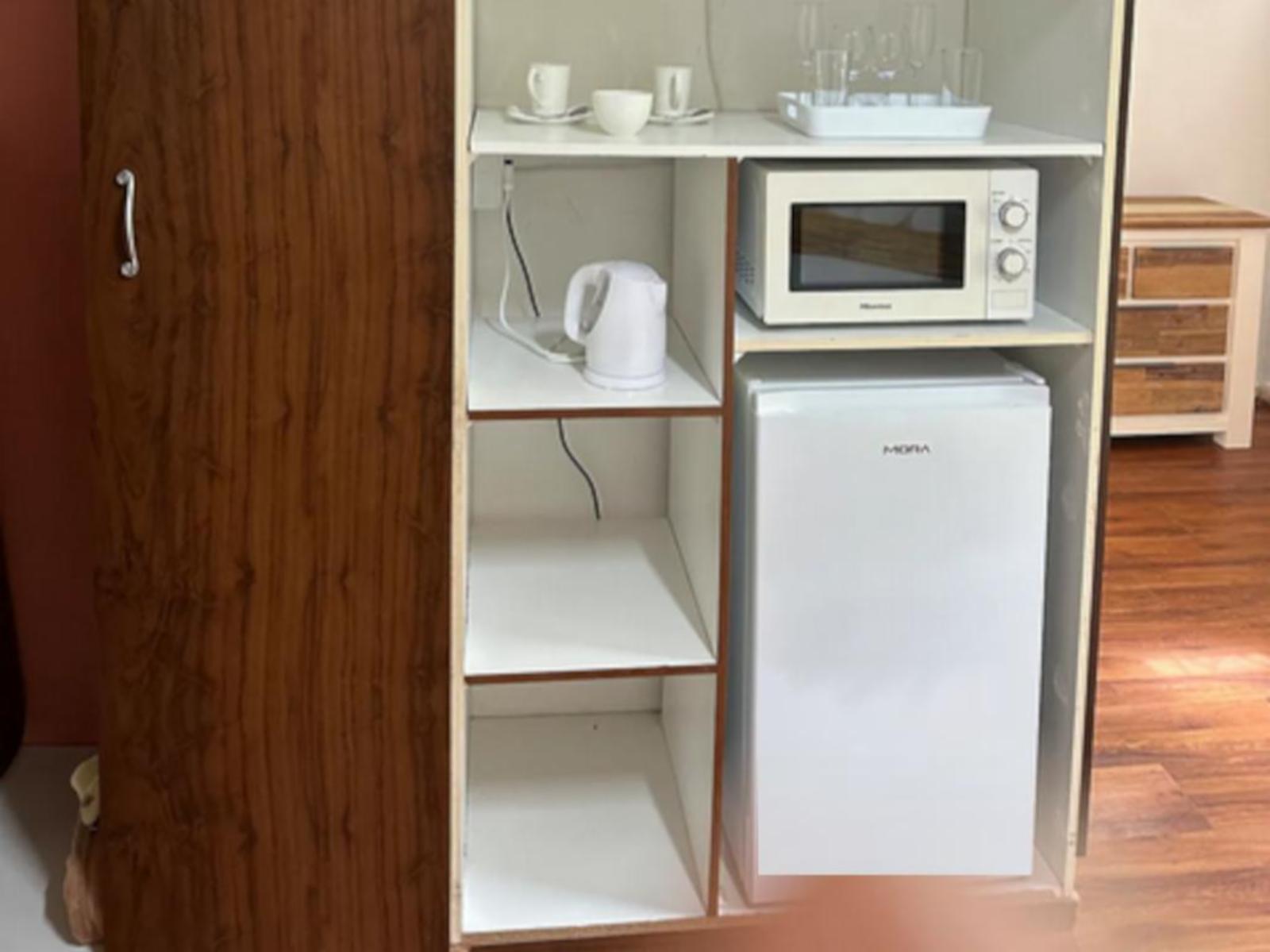 Room 2 — Coffee/tea facilities