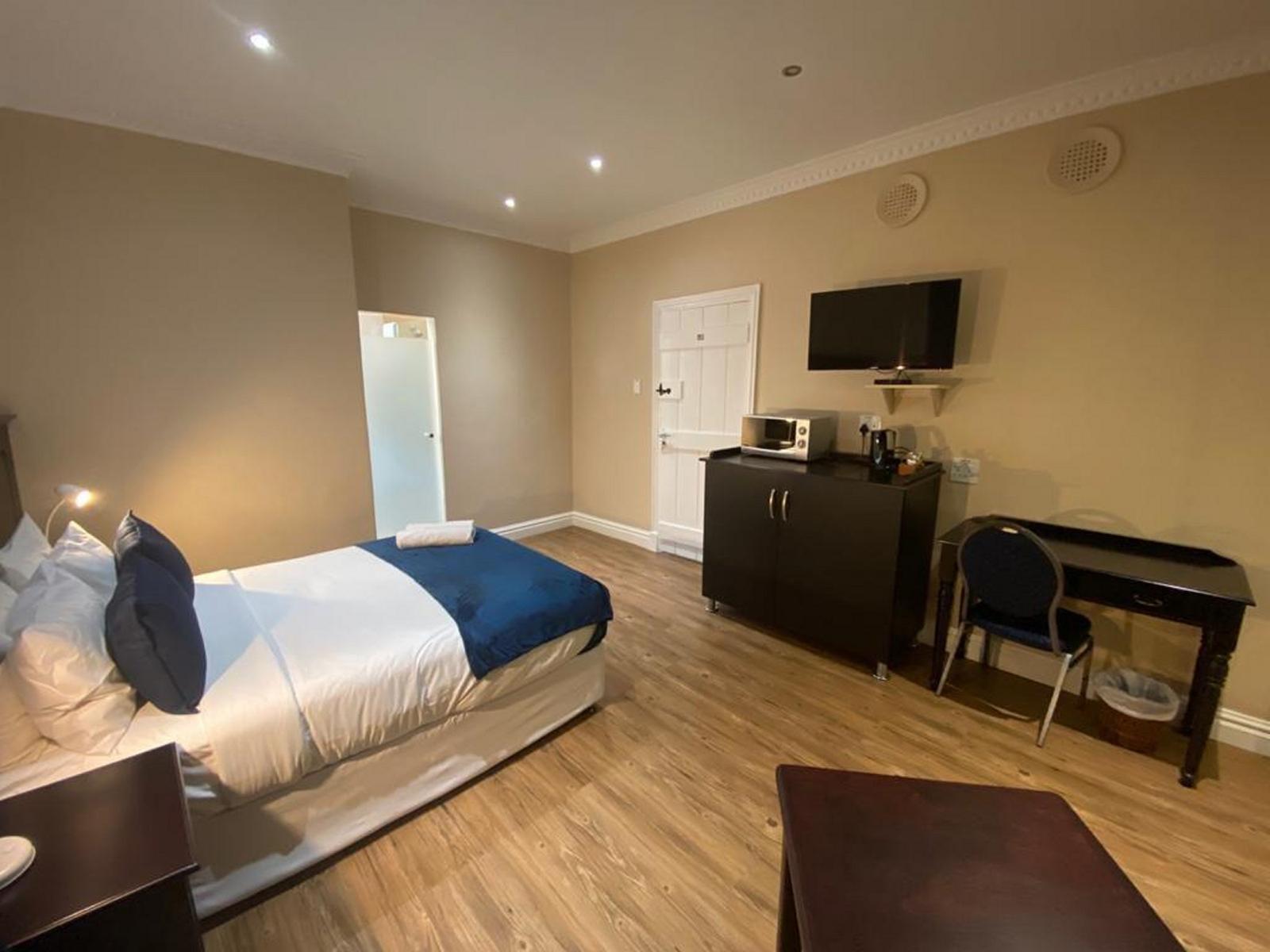 Room 1 — Photo of the whole room