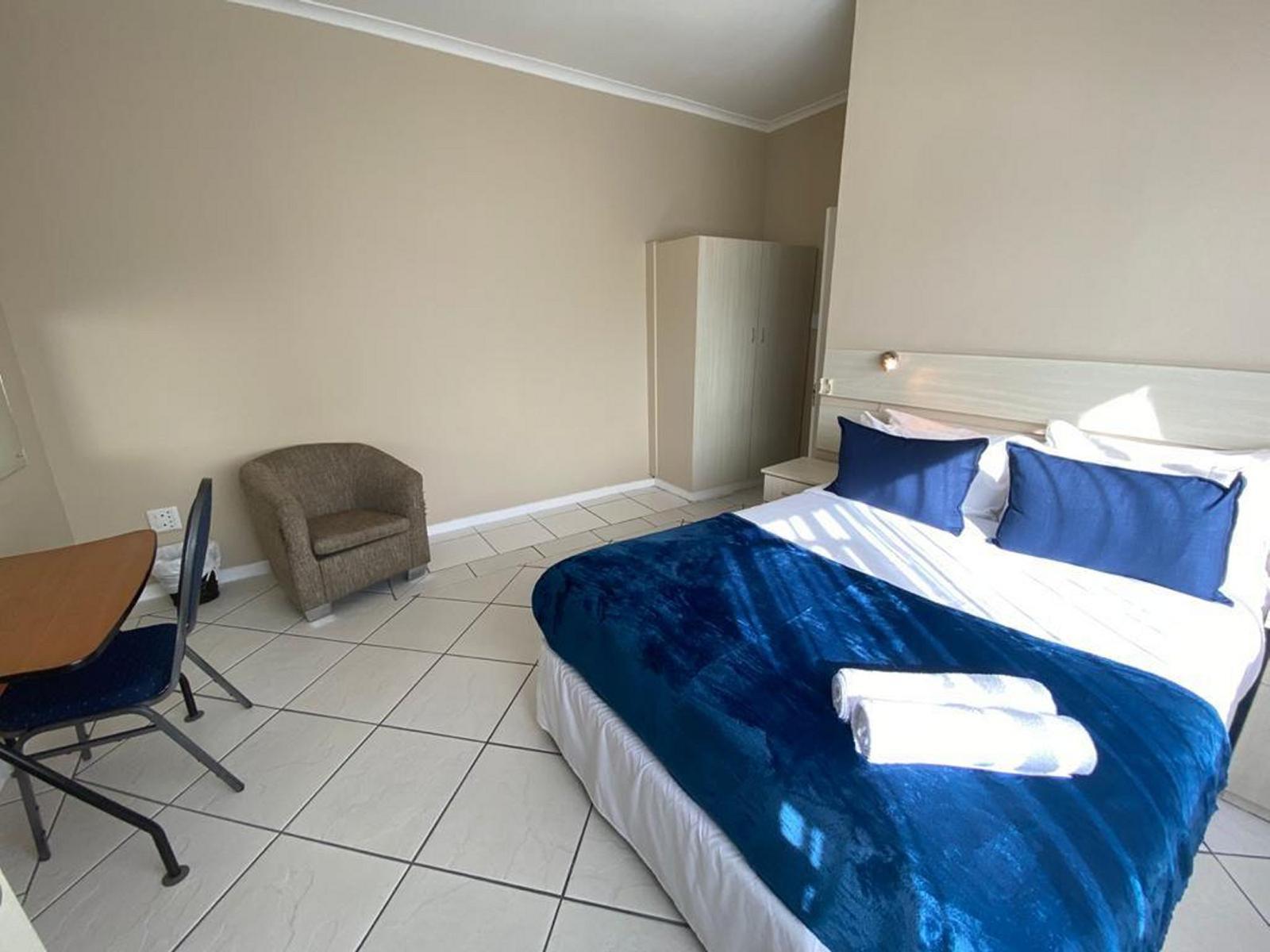 Room 2 — Photo of the whole room