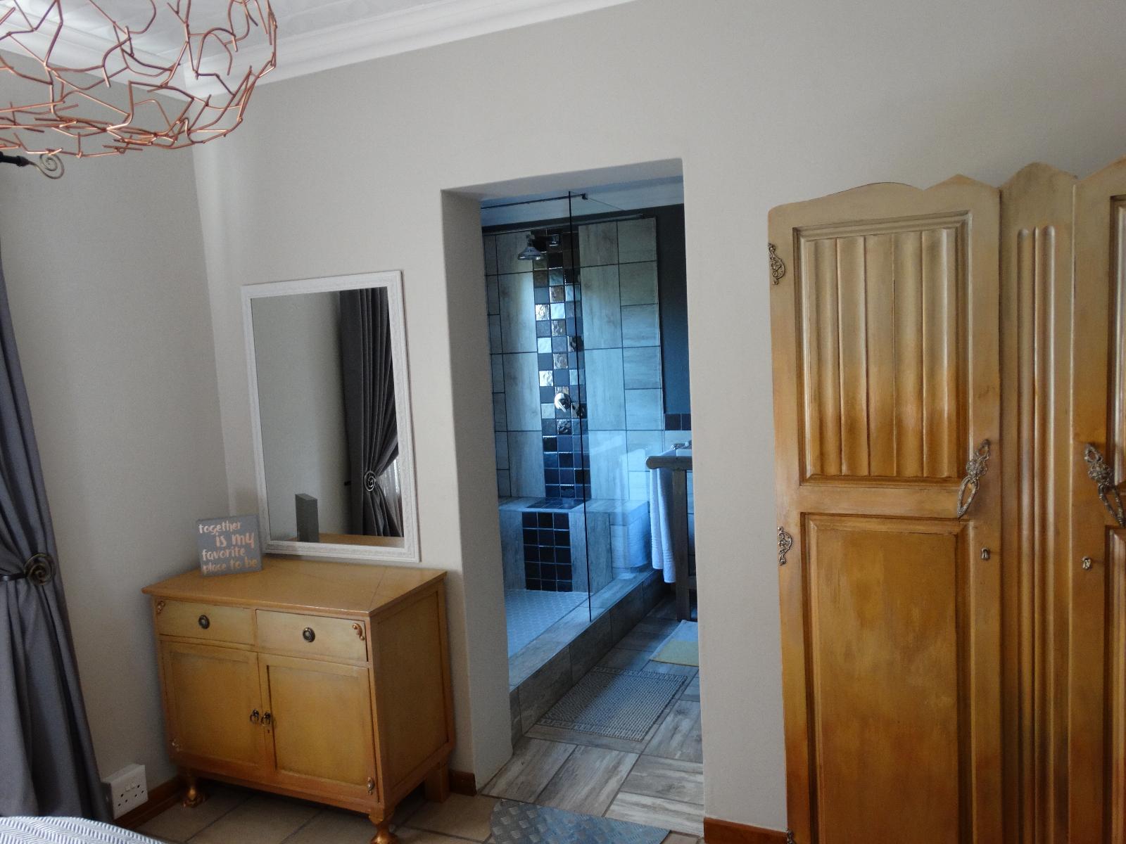 Room 1 — Photo of the whole room