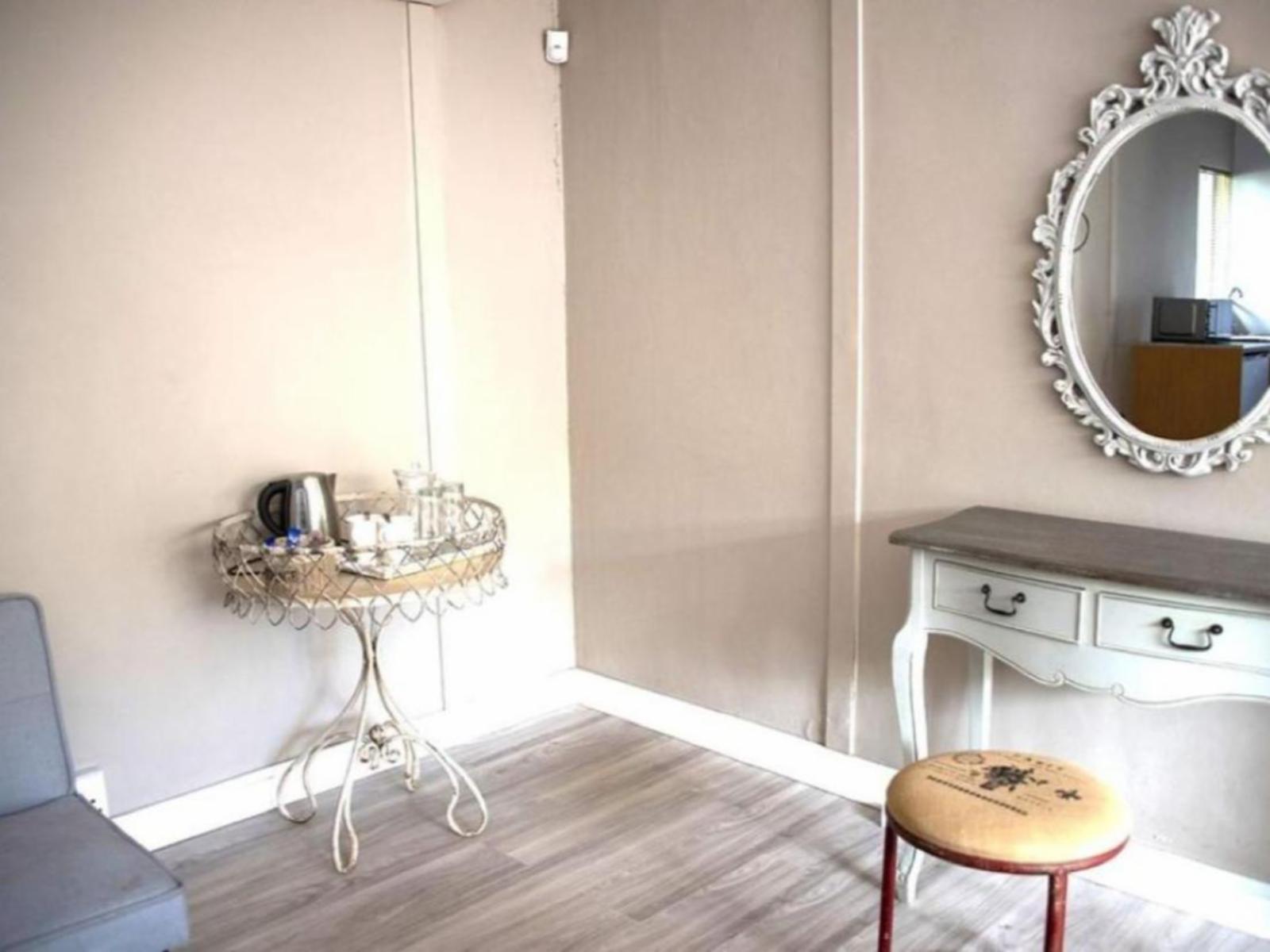 Room 2 — Photo of the whole room