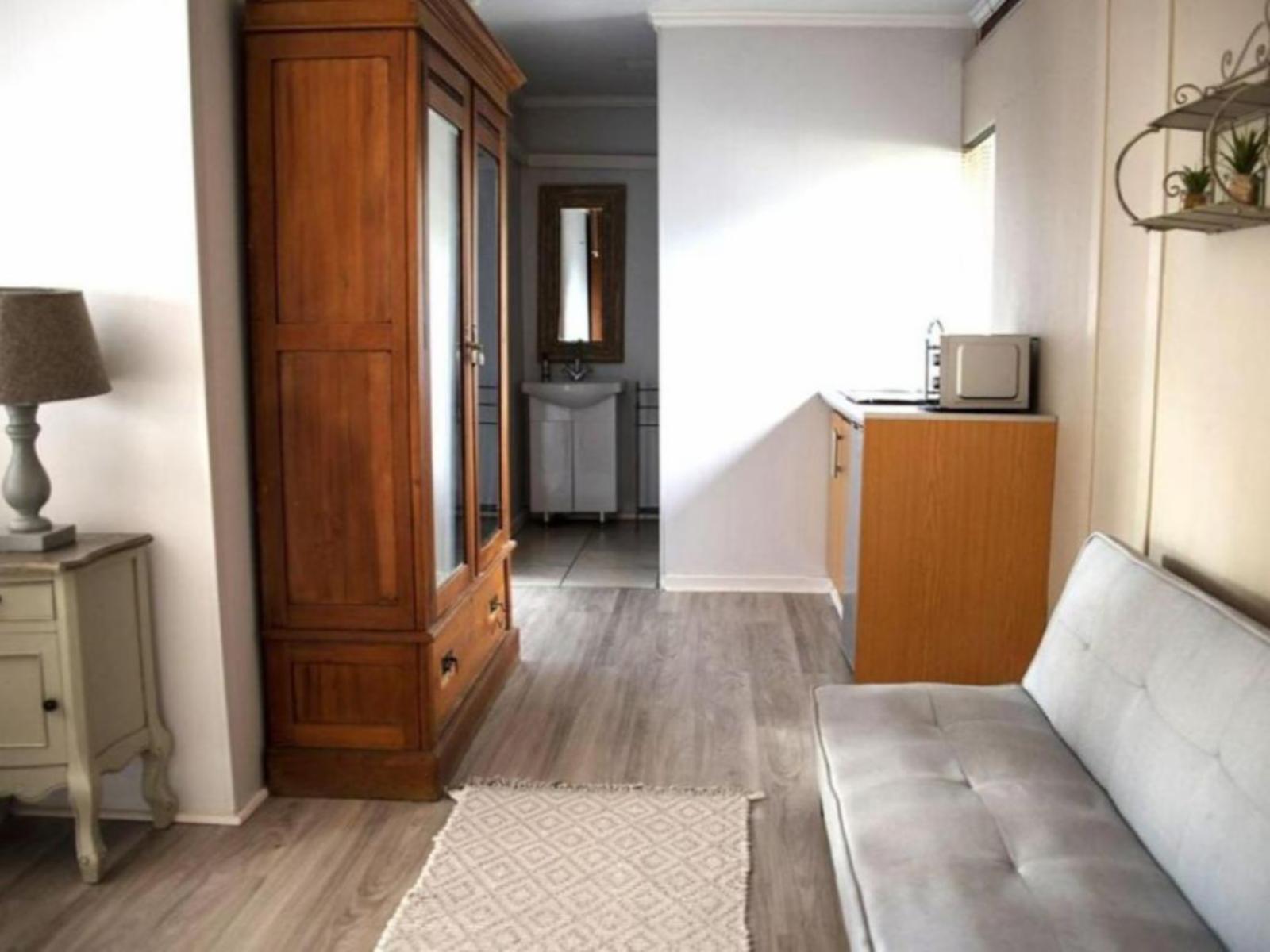 Room 2 — Photo of the whole room