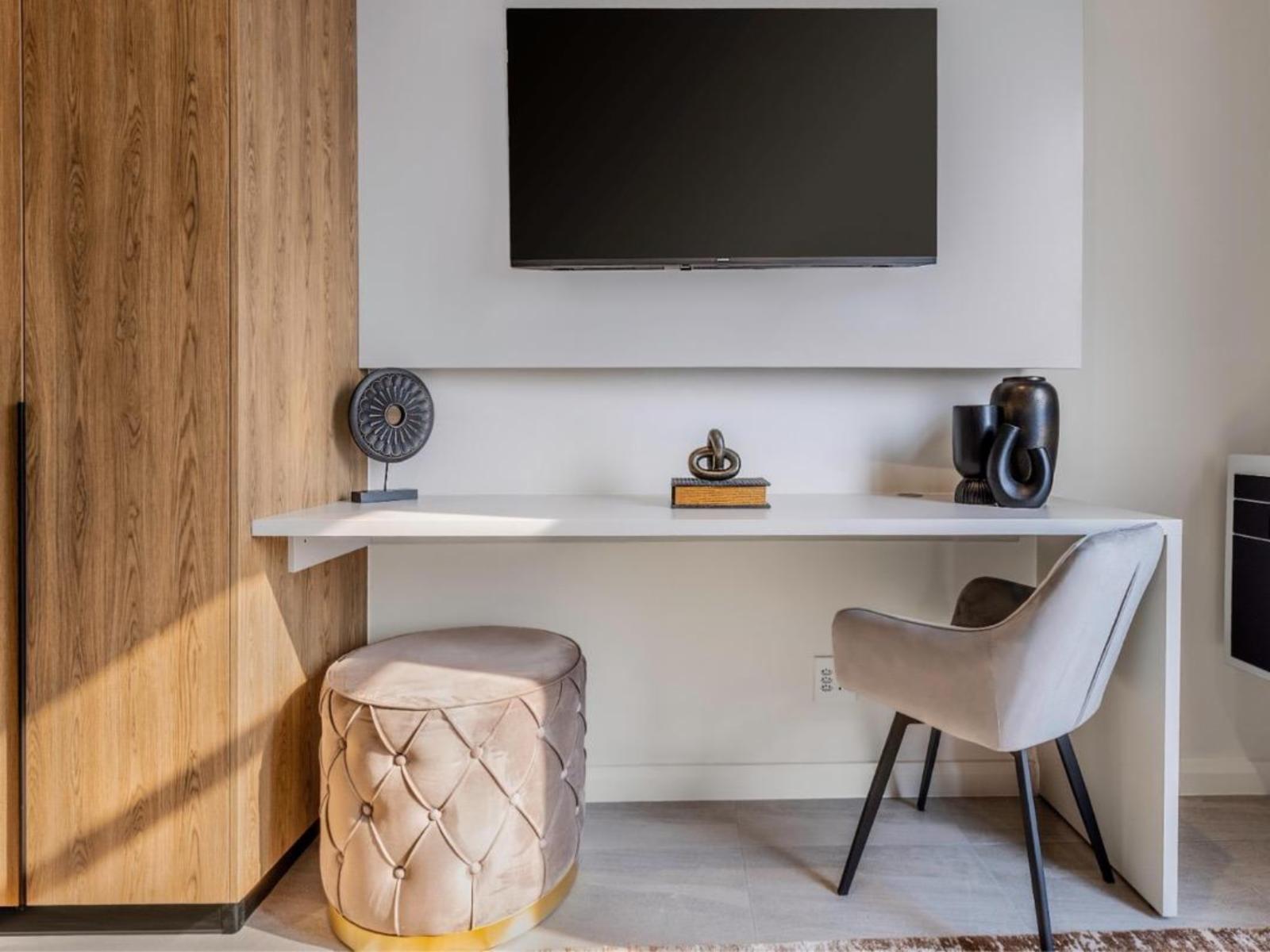 Room 2 — Seating area