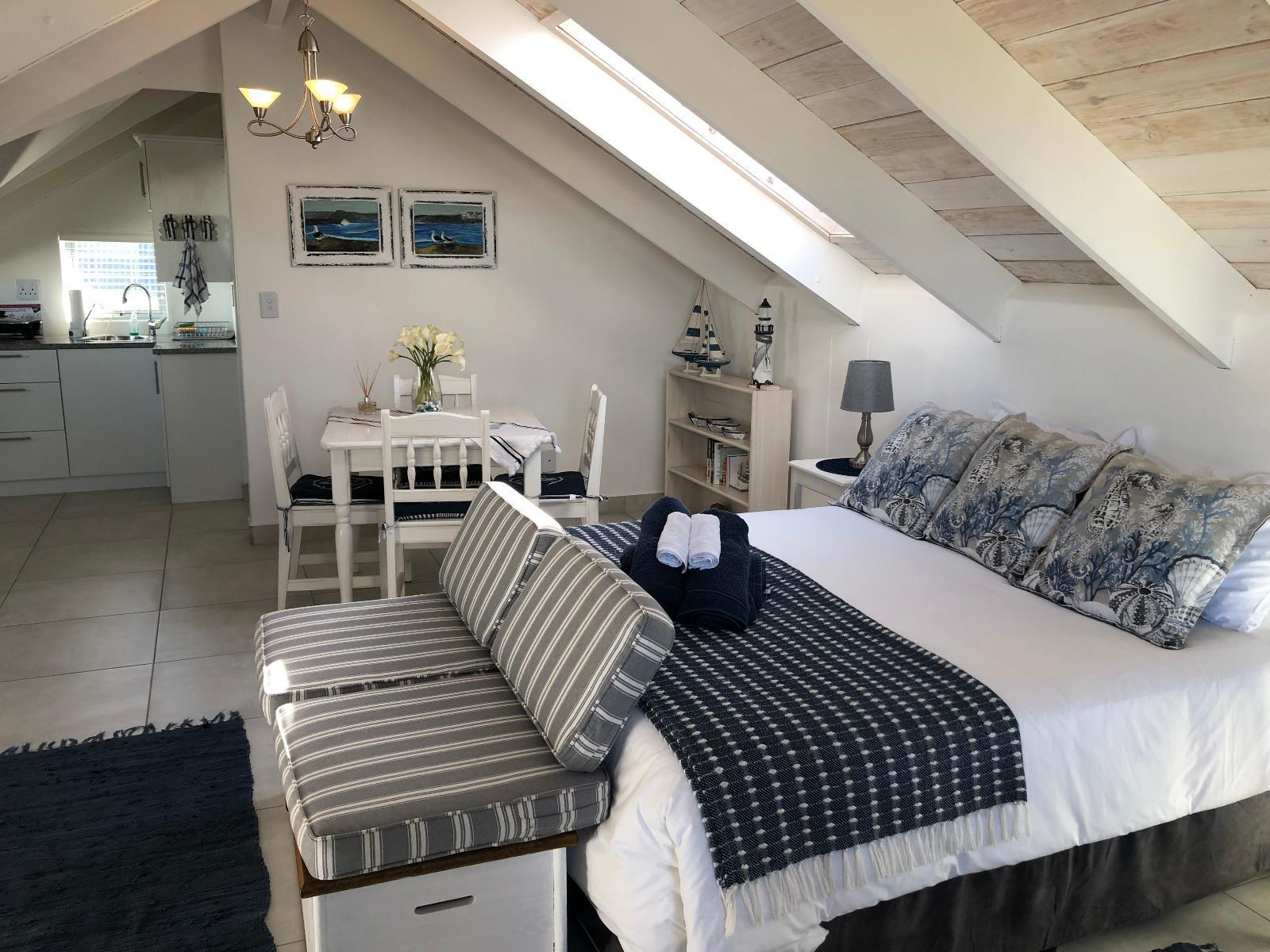 Room 1 — Photo of the whole room