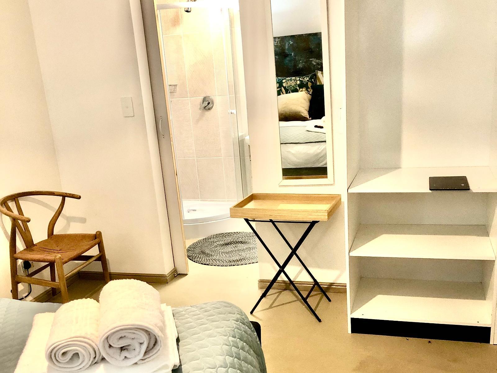 Room 2 — Photo of the whole room