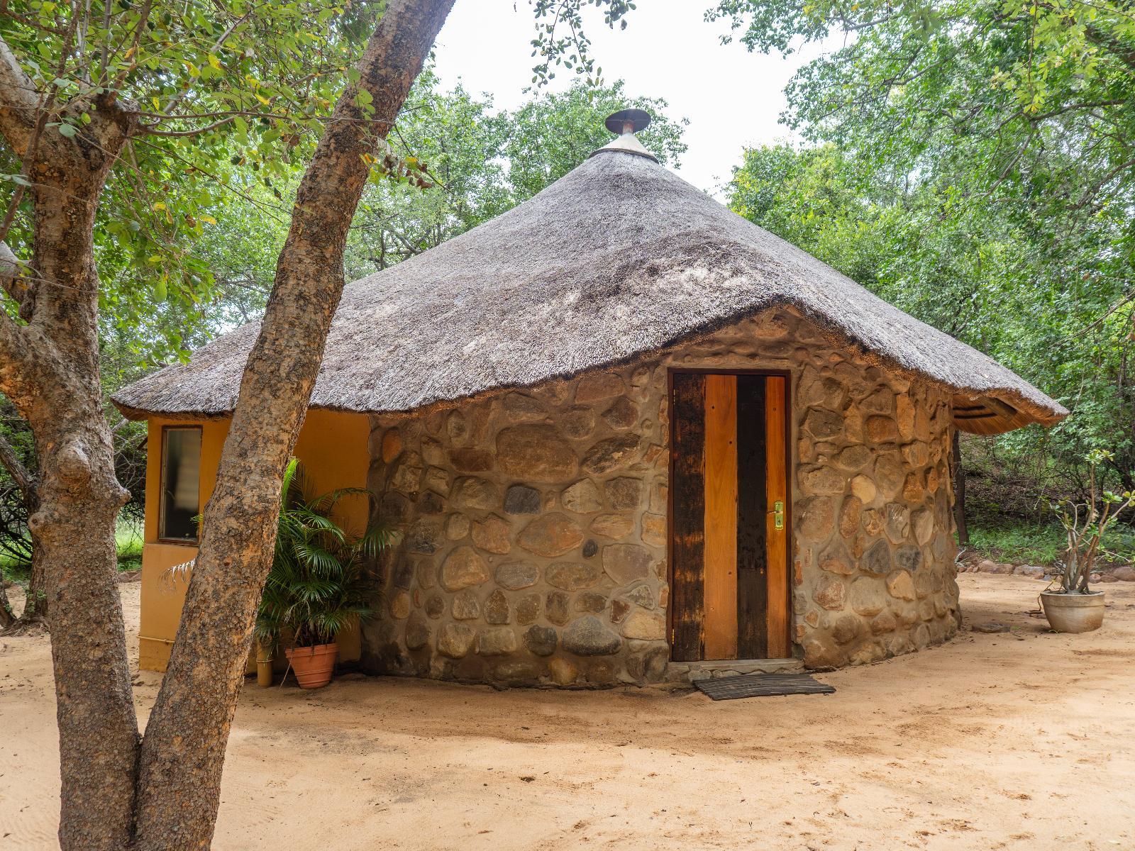 Room 1 — Facade or entrance