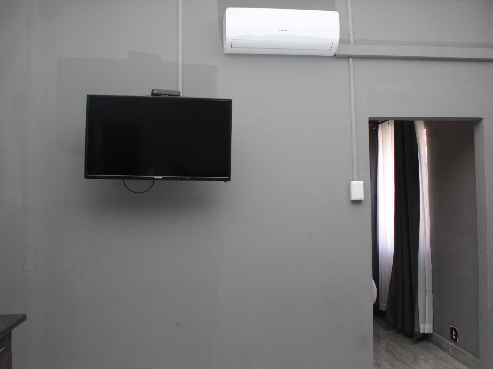 Room 3 — Photo of the whole room
