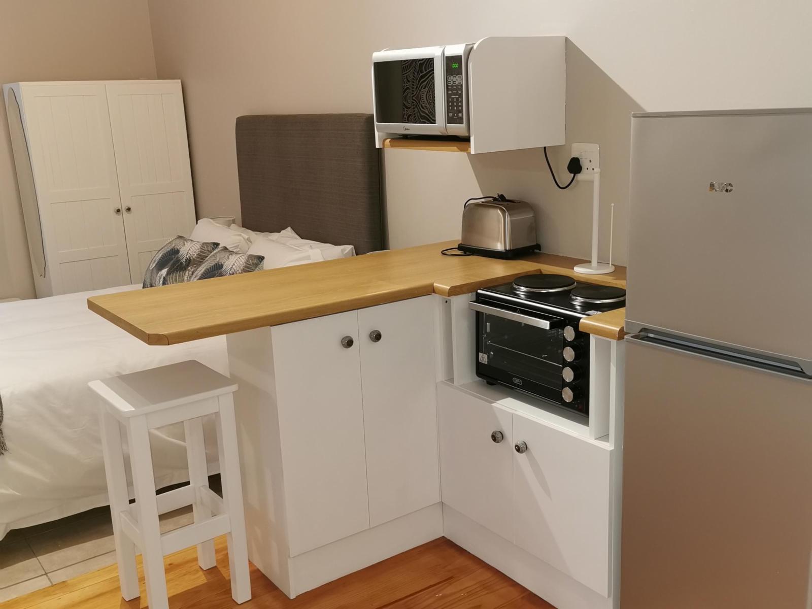 Room 1 — Kitchenette