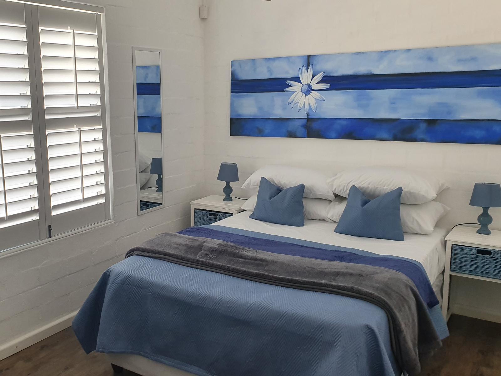 Room 1 — Photo of the whole room