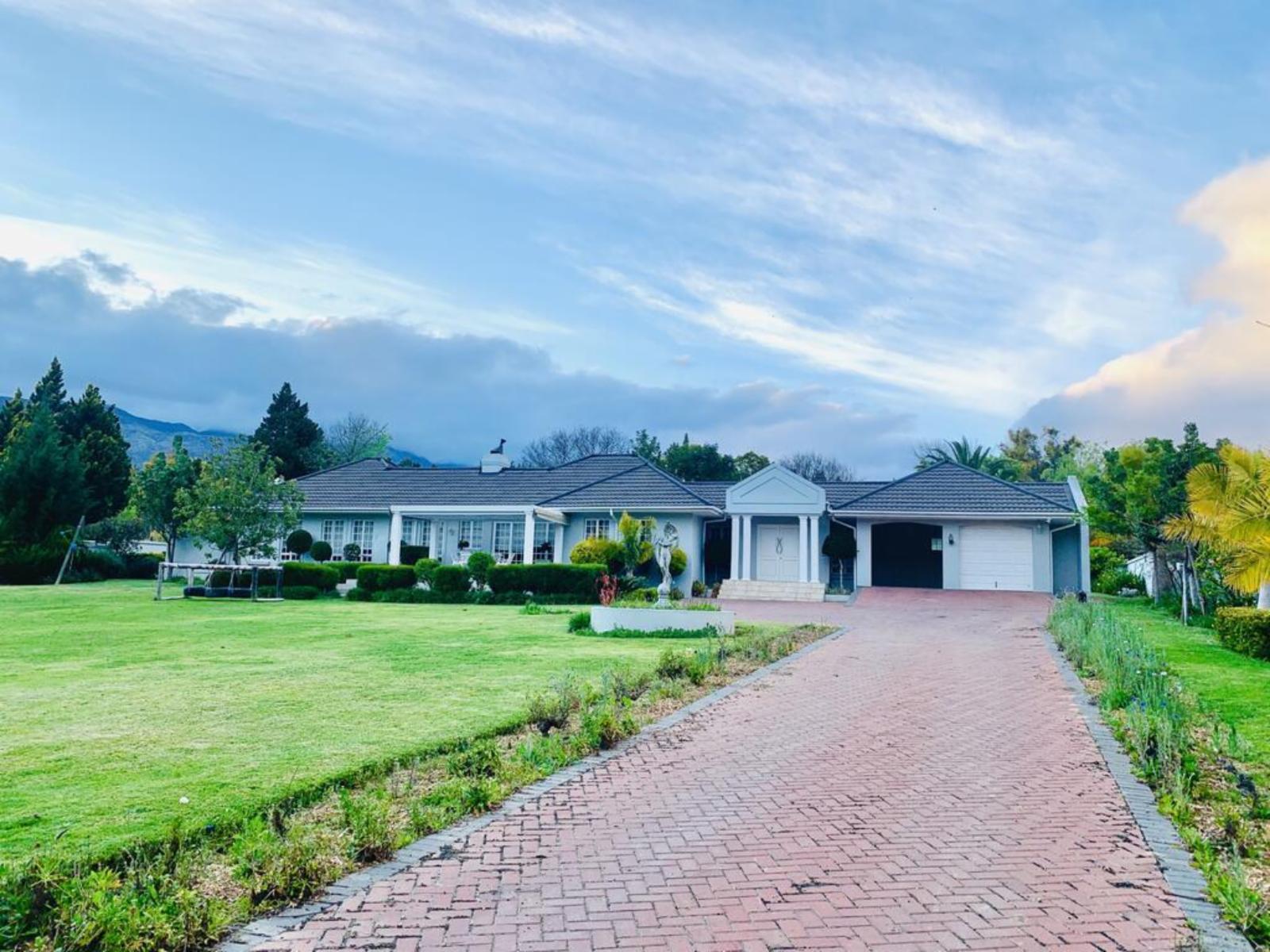 L'Bloom Country House,Cottage& Family HouseTulbagh