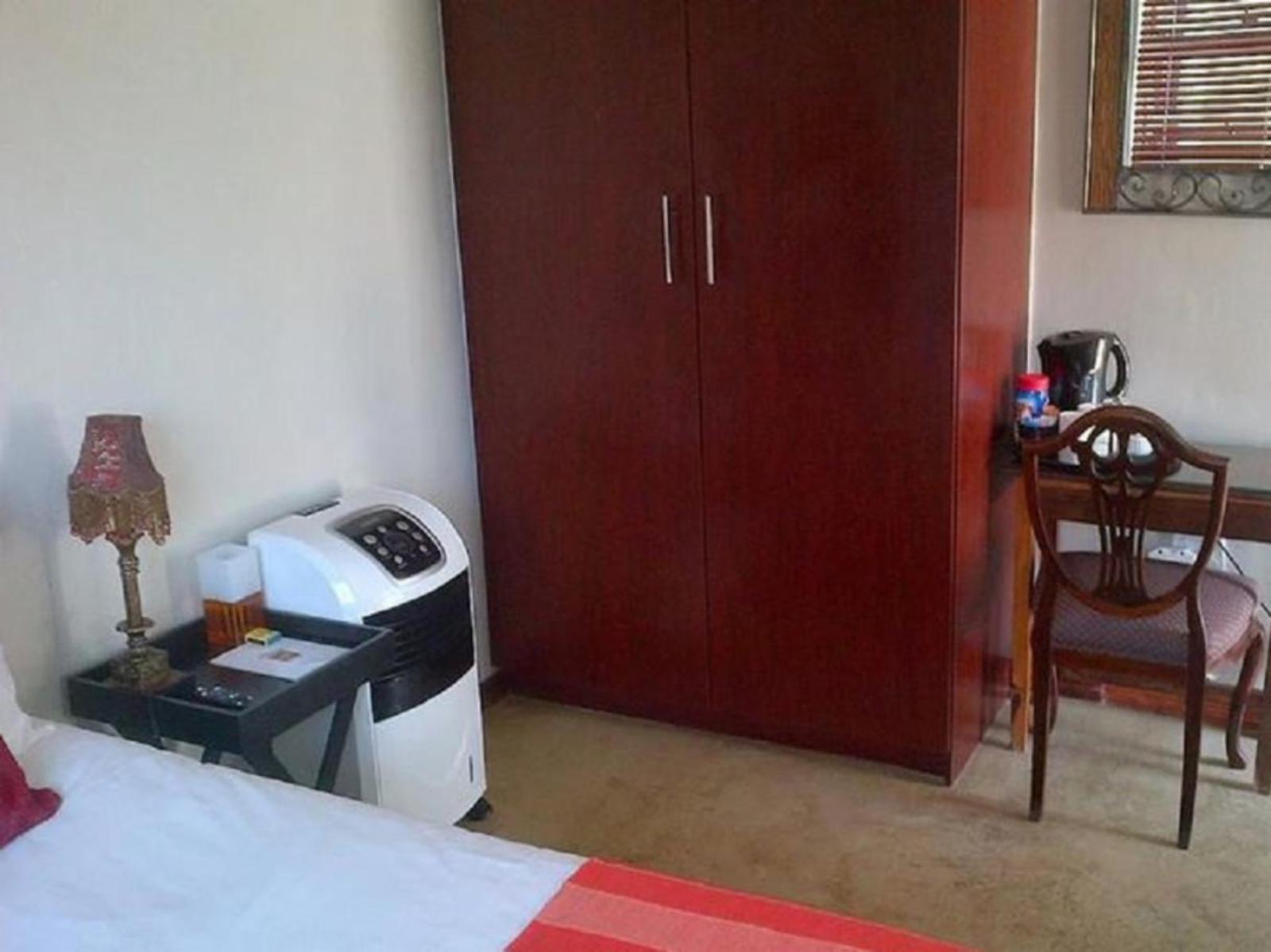 Room 1 — Photo of the whole room