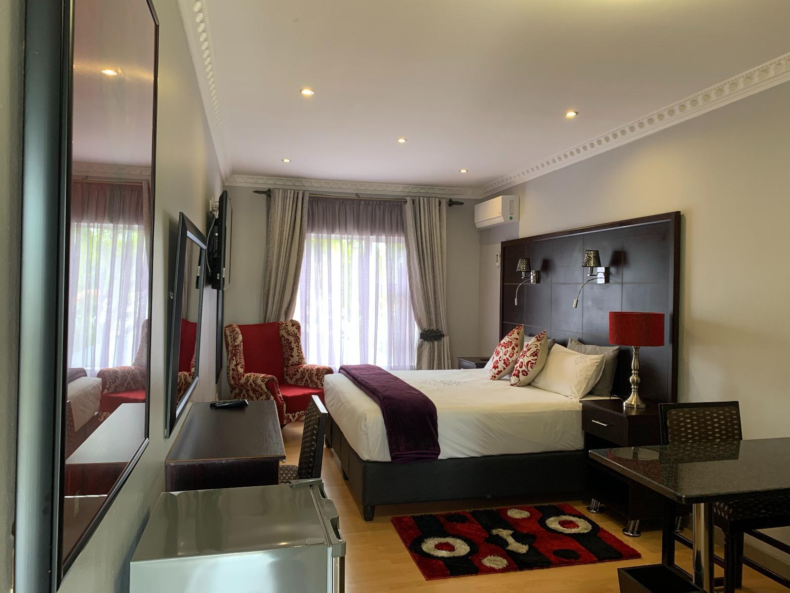 Room 2 — Photo of the whole room