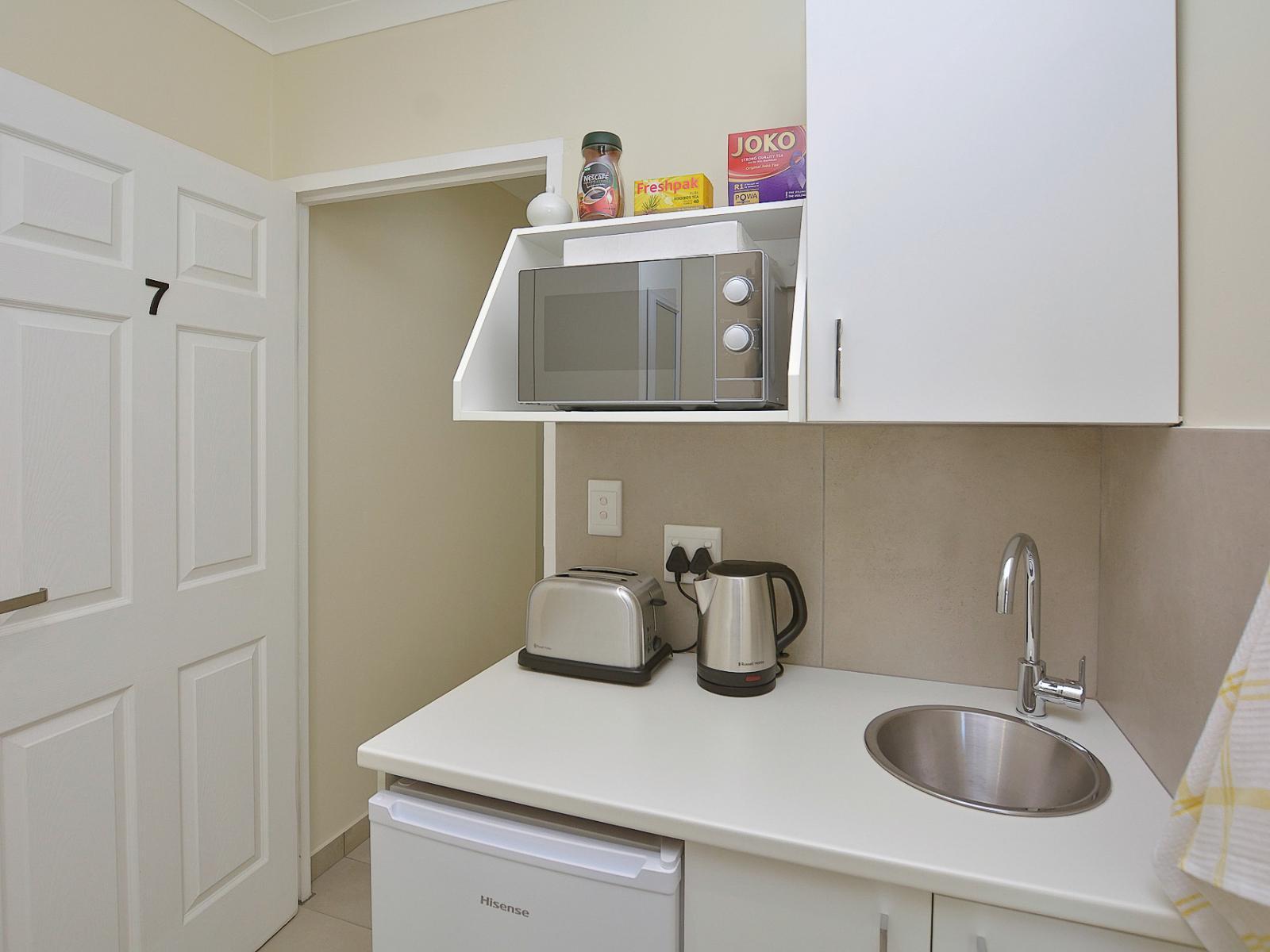 Room 1 — Kitchenette