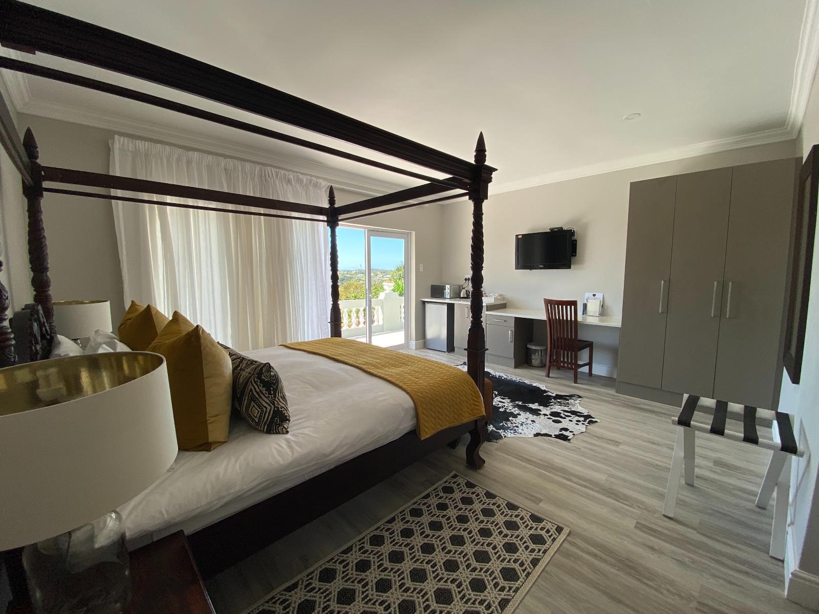 Room 1 — Photo of the whole room