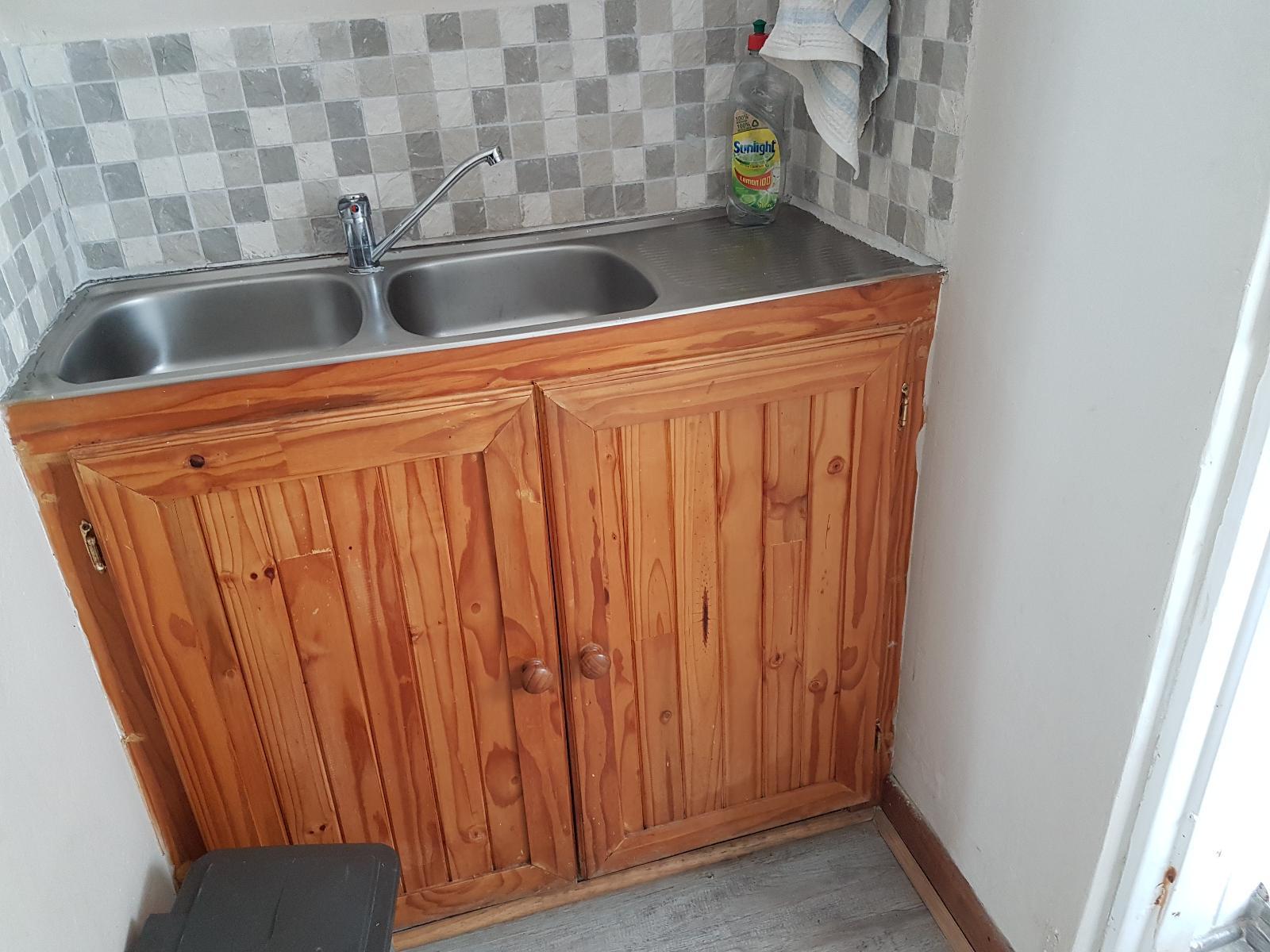 Room 1 — Kitchenette