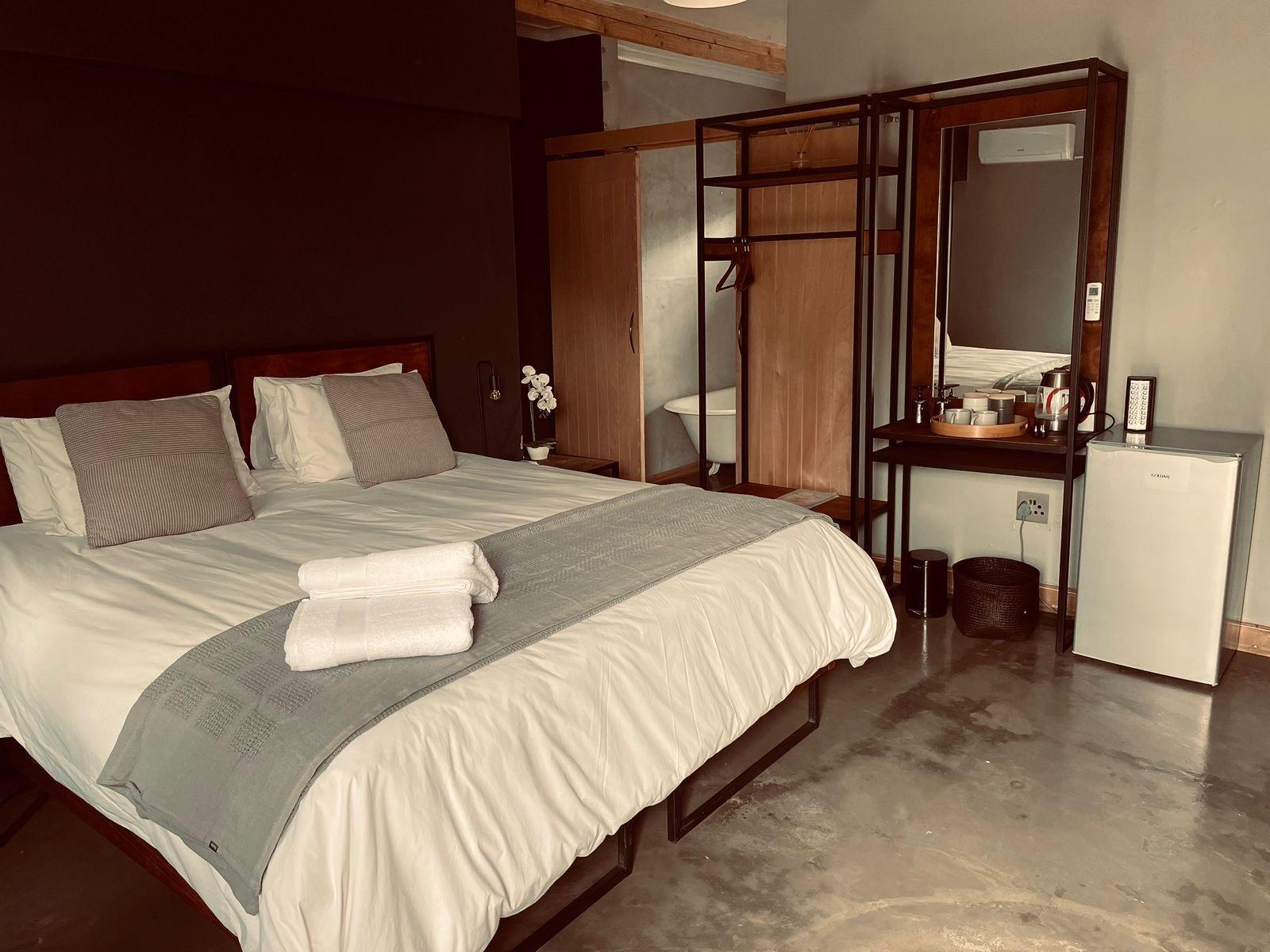 Room 3 — Photo of the whole room