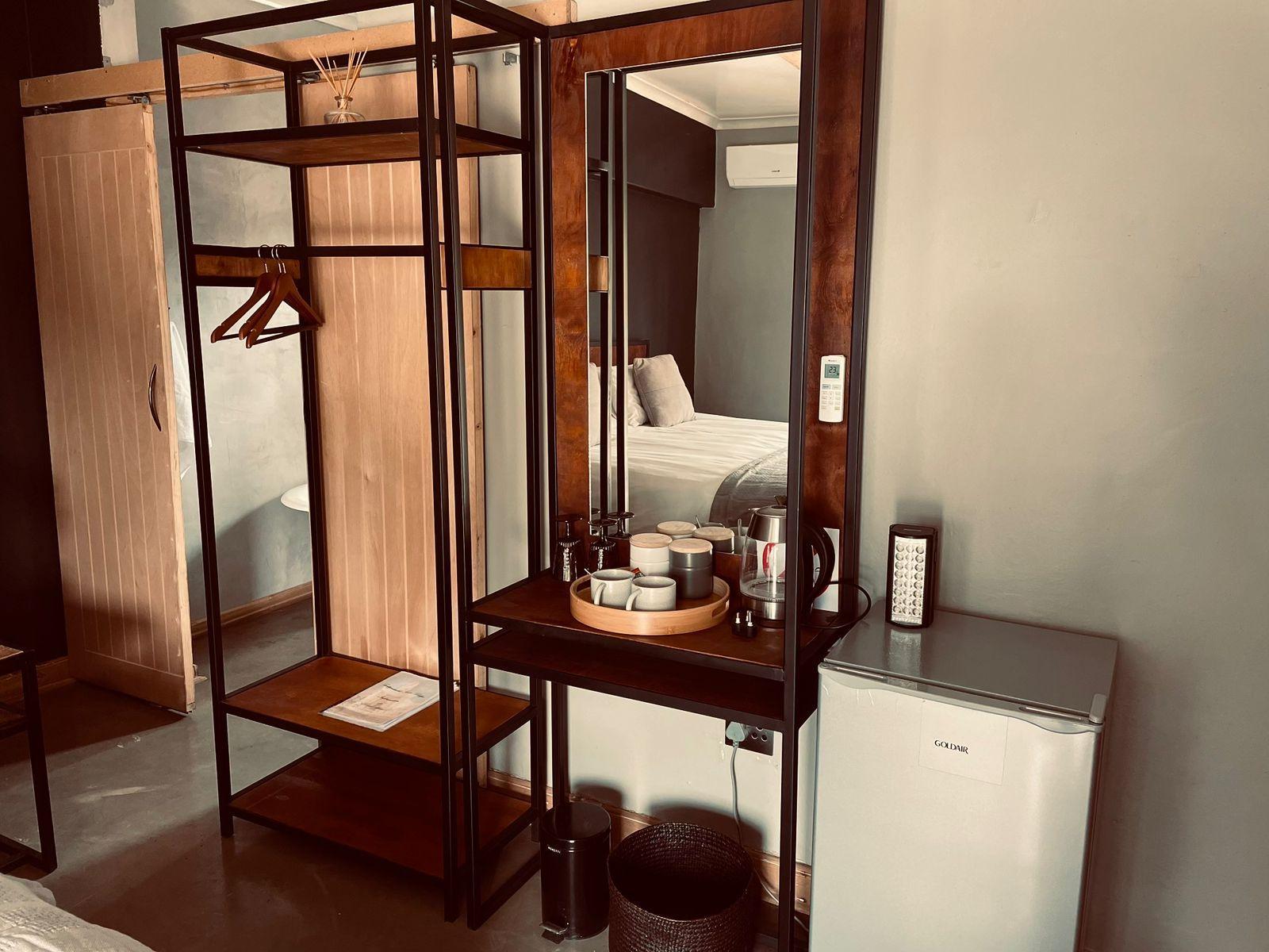 Room 3 — Coffee/tea facilities