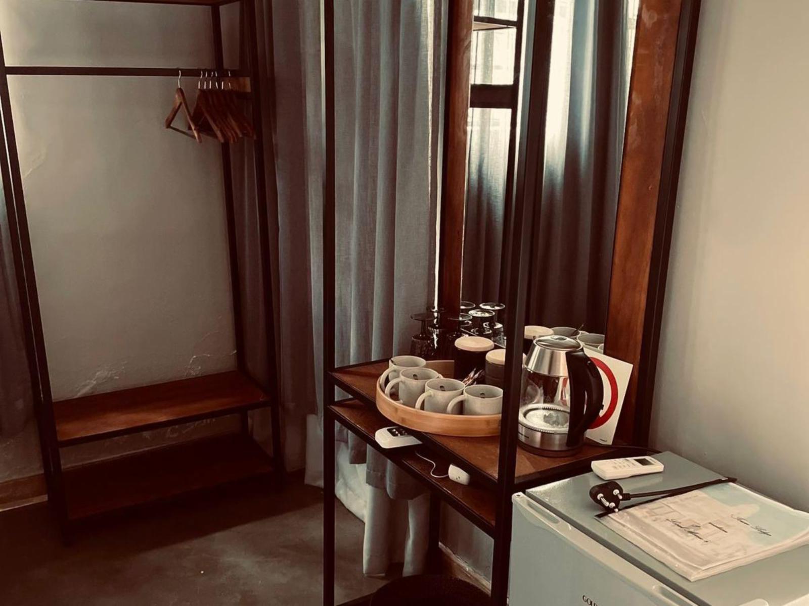 Room 2 — Coffee/tea facilities