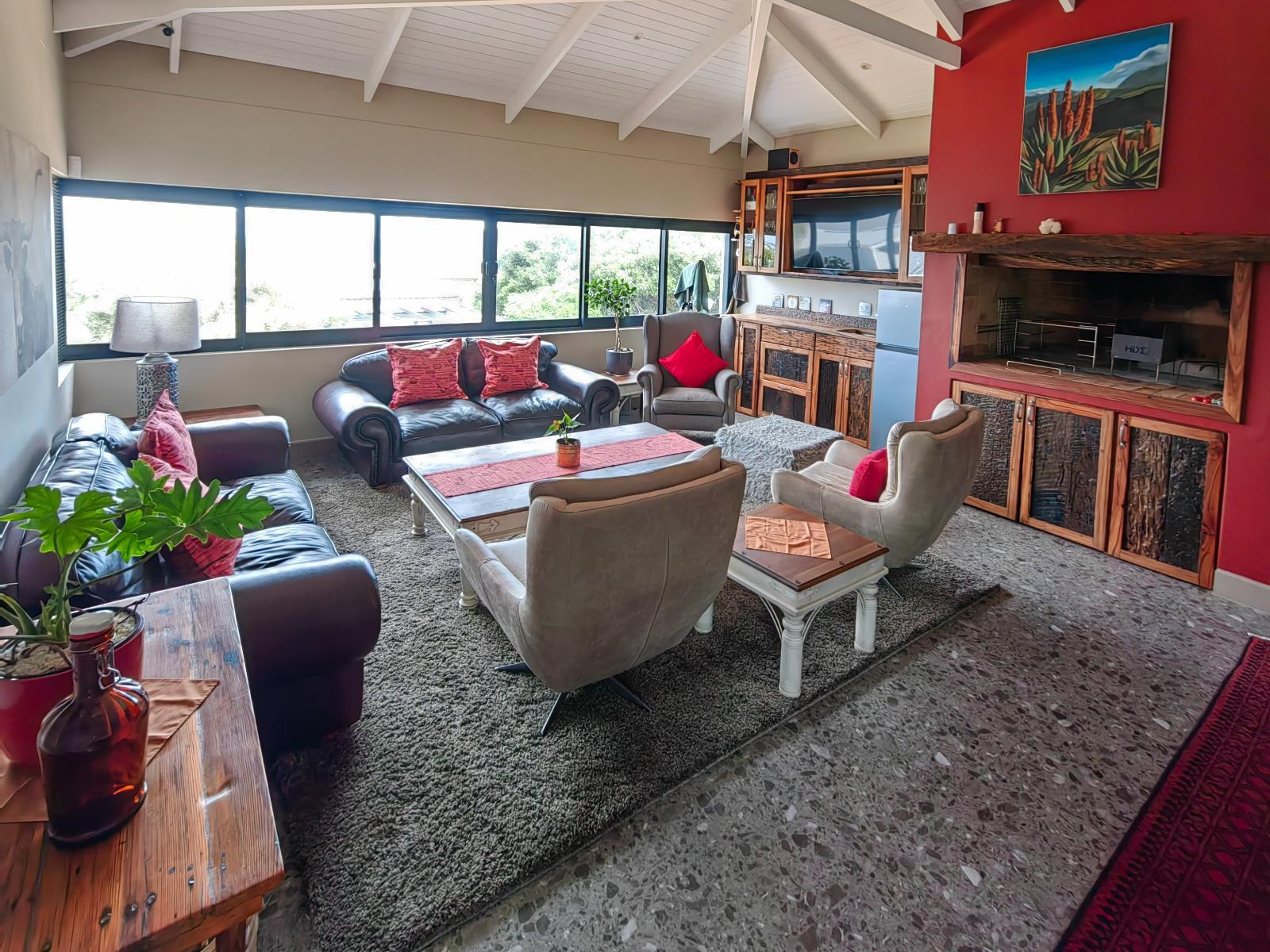 Room 7 — Lounge or bar