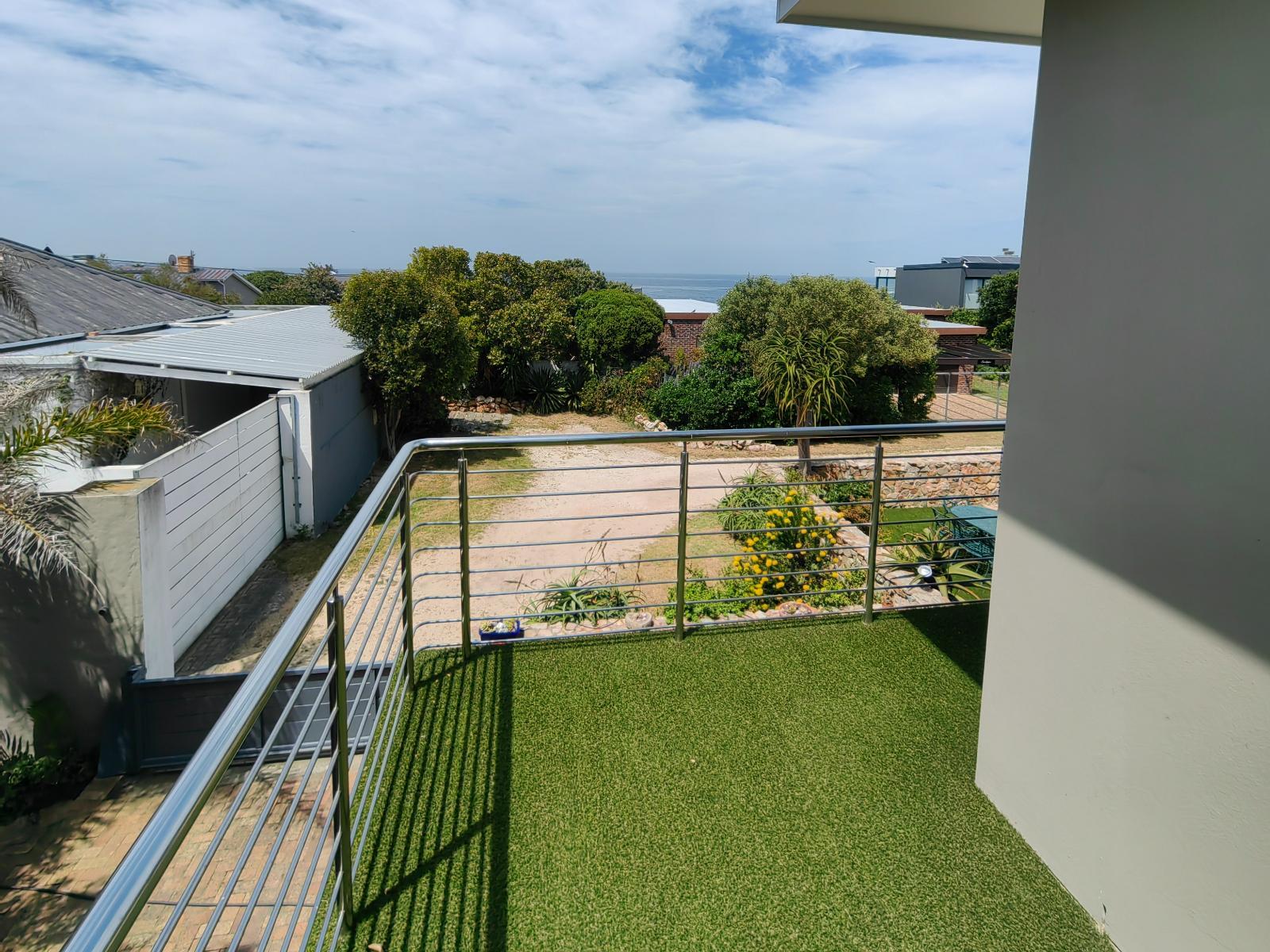 Room 7 — Balcony/Terrace