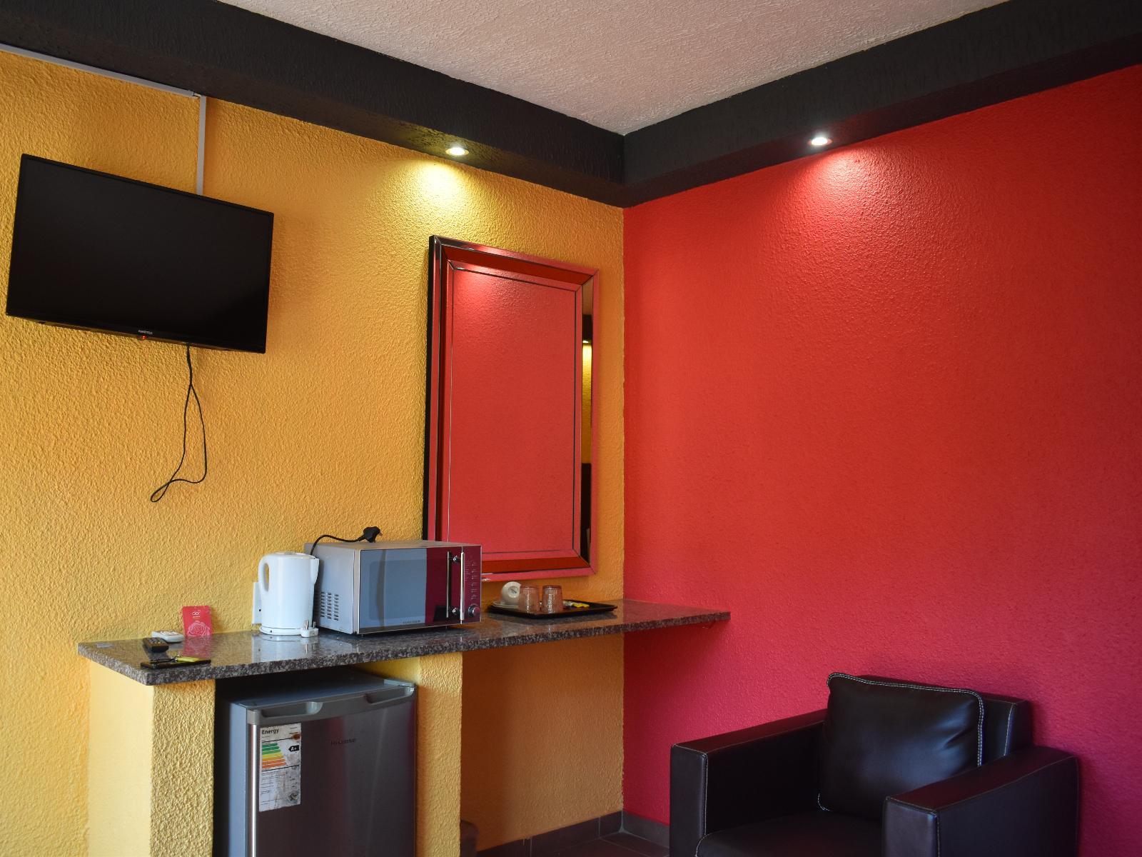 Room 2 — Photo of the whole room