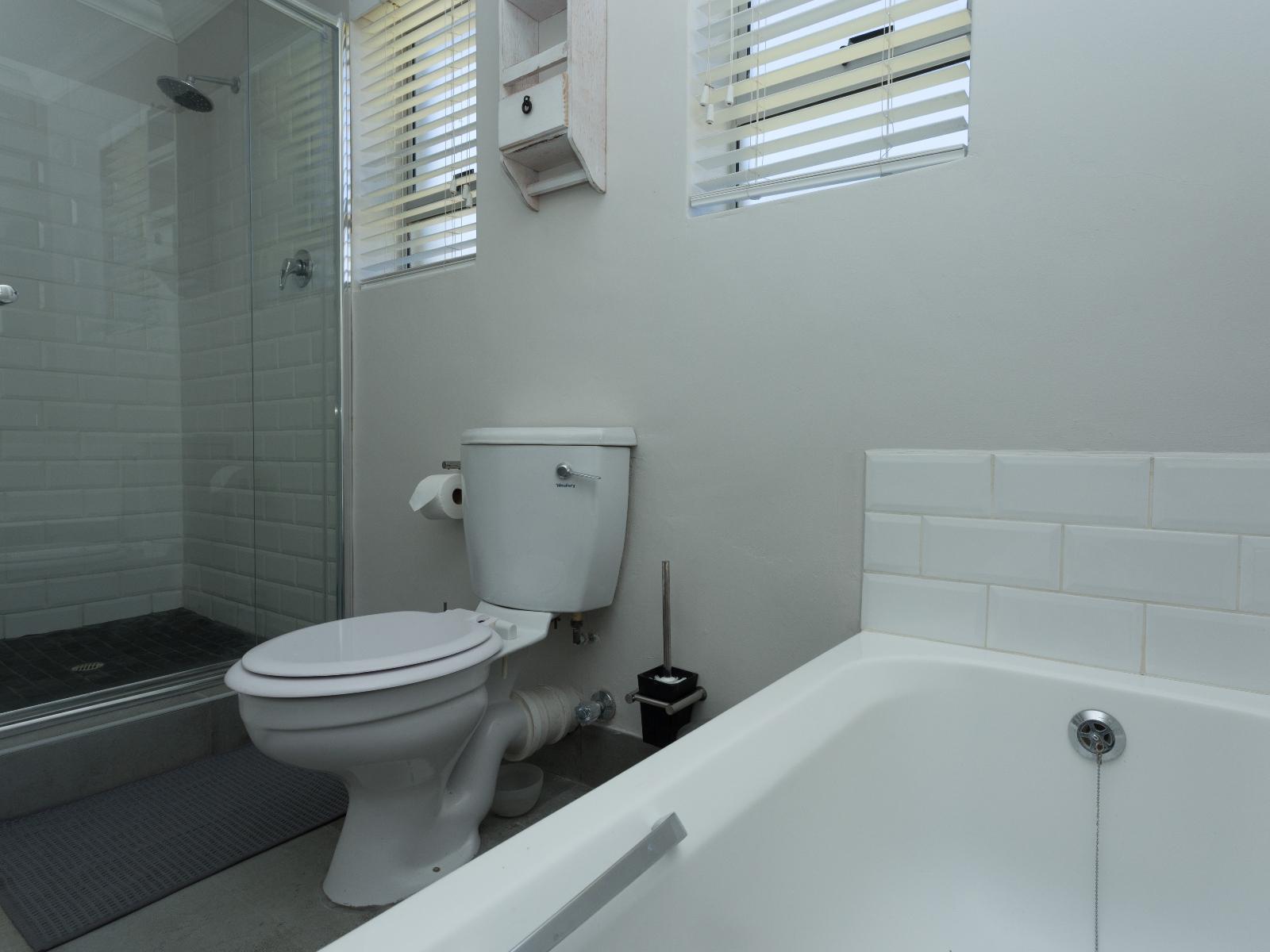 Room 7 — Bathroom